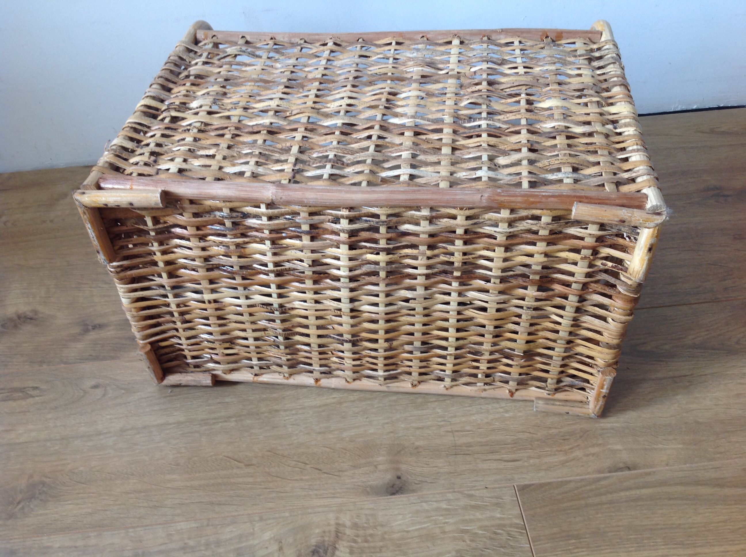 Rattan magazine door