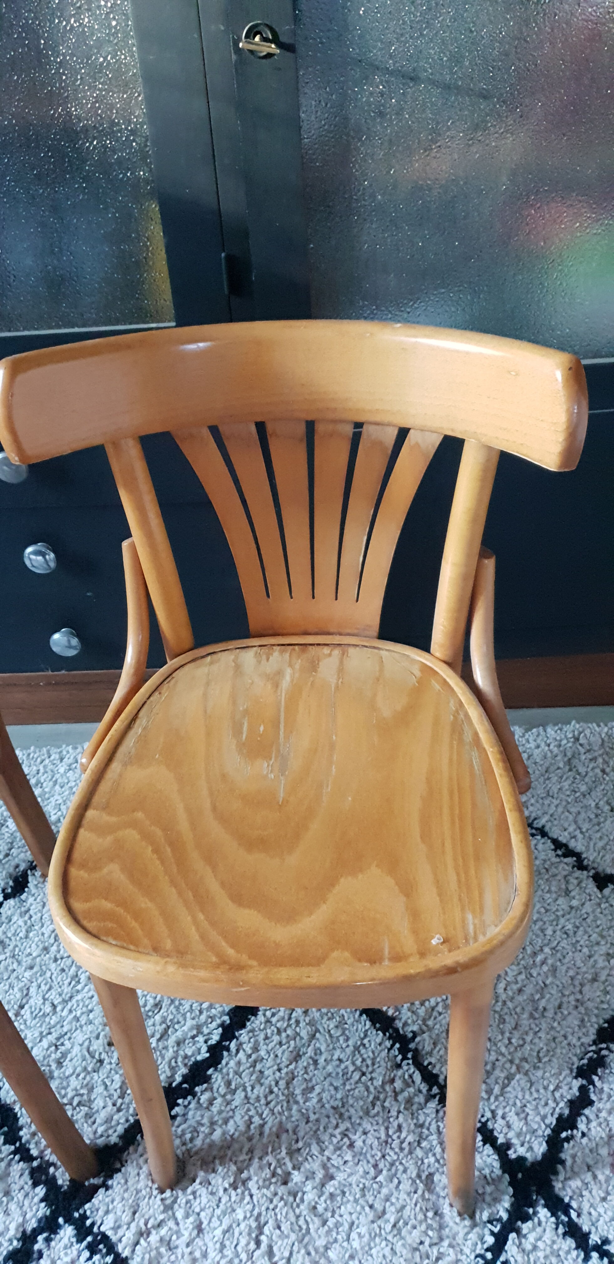Suite de quatre chaises bistrot