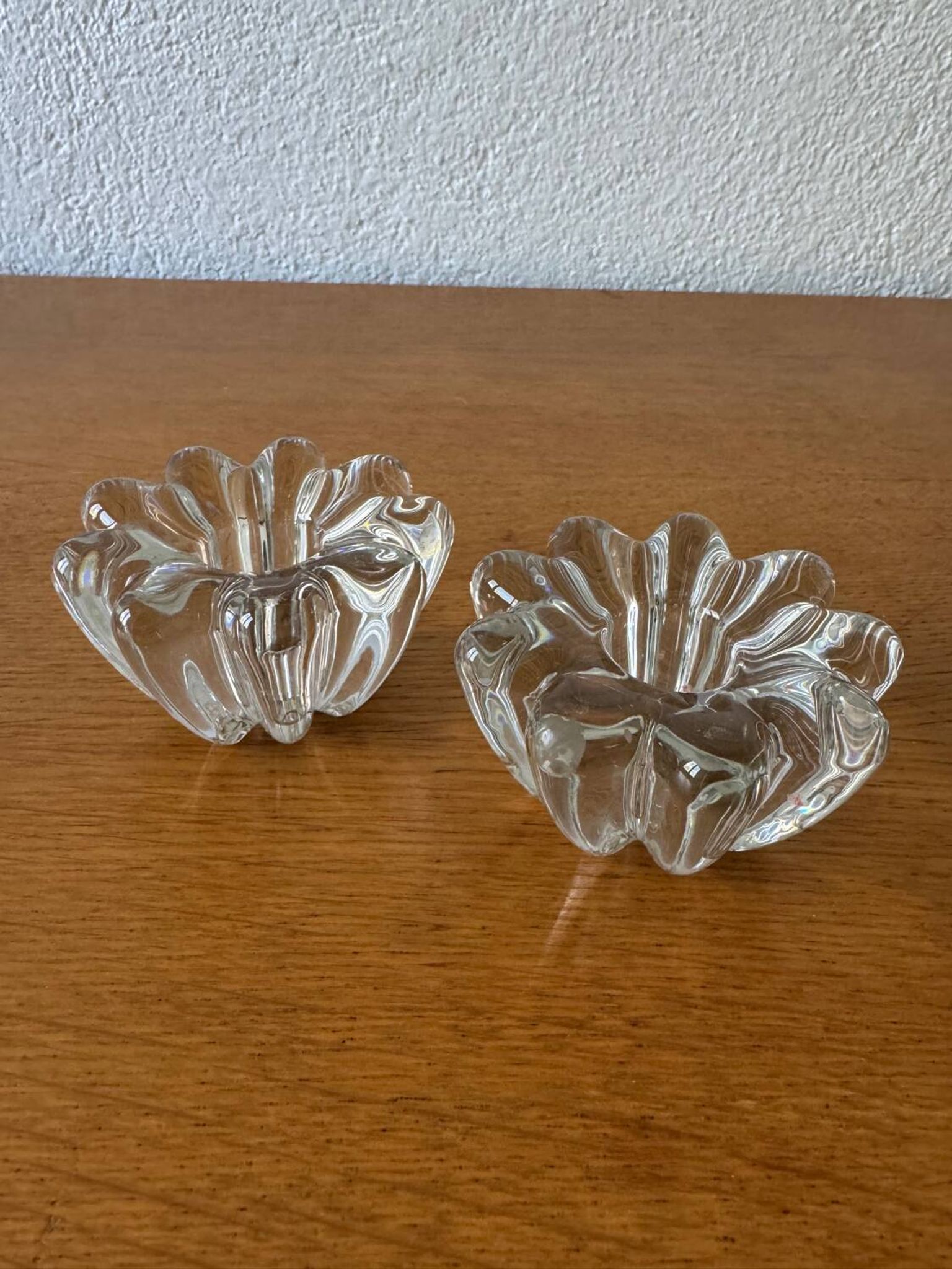 2 bougeoirs fleurs en cristal, années 60