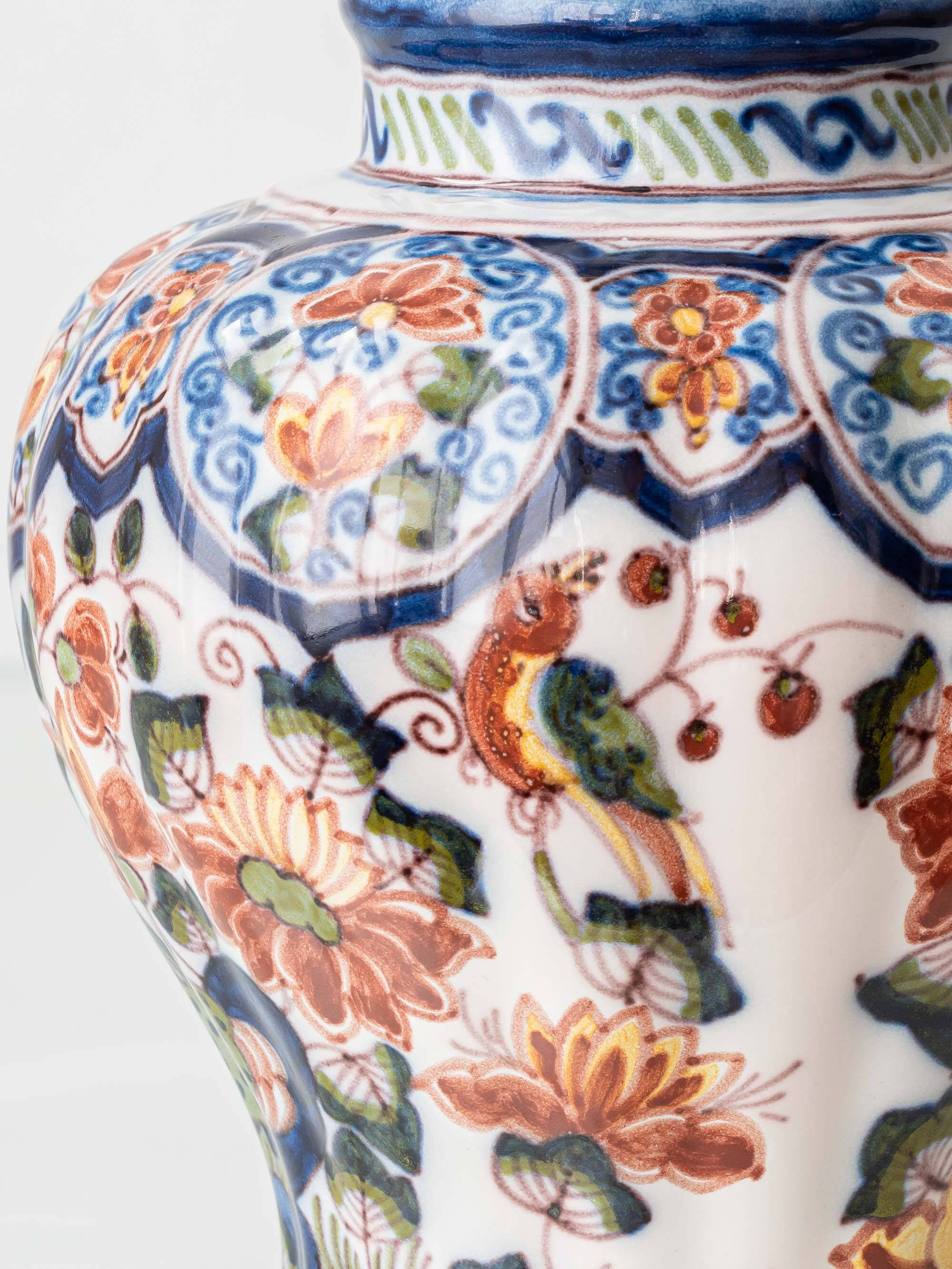 Dutch chinoiserie table lamp in polychrome Delftware, Makkum, with a new coral silk shade