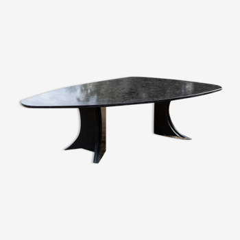 Table en granit noir