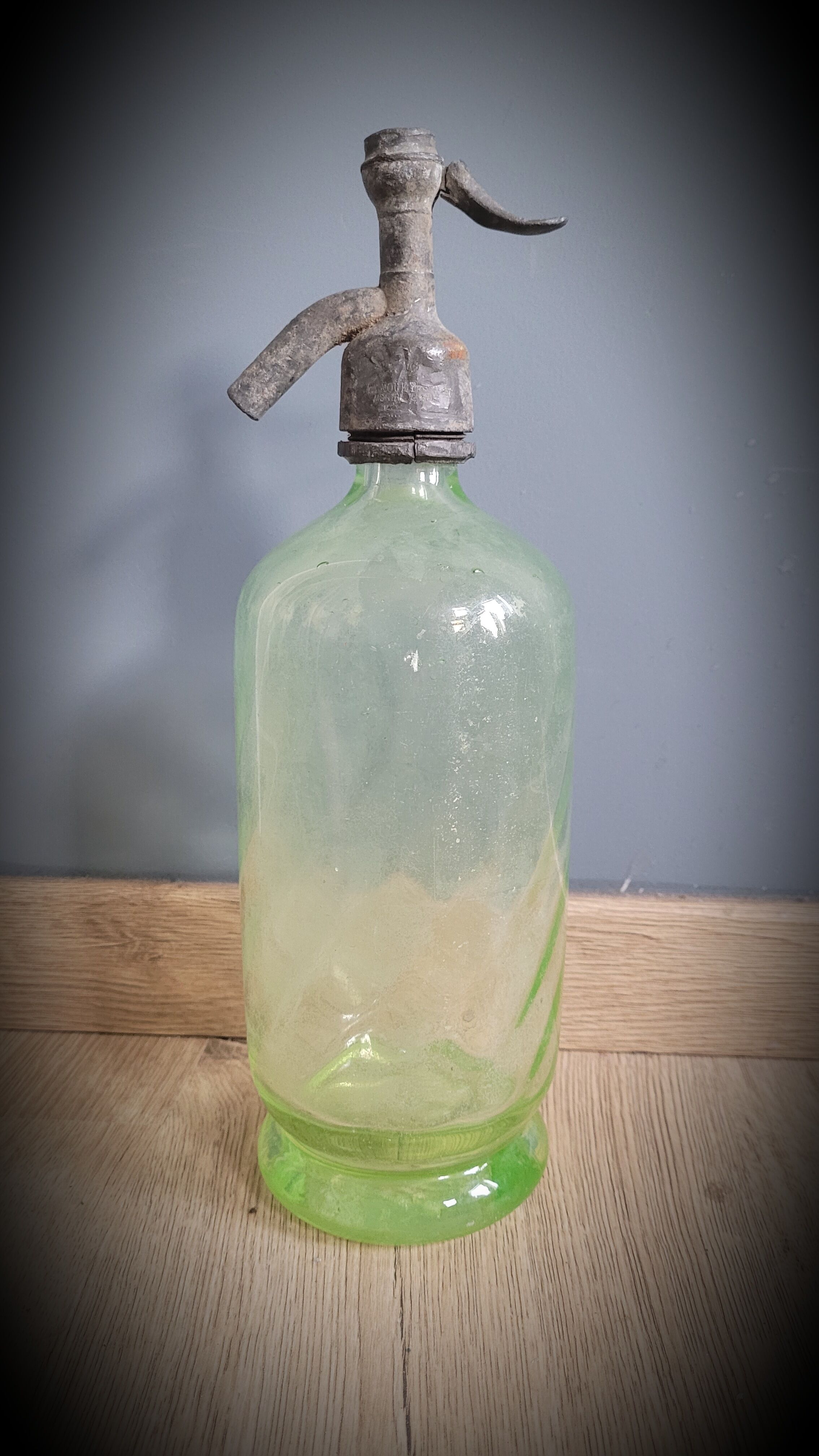 Green siphon Bougault Lejeune
