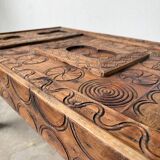 Table basse savoyarde art populaire