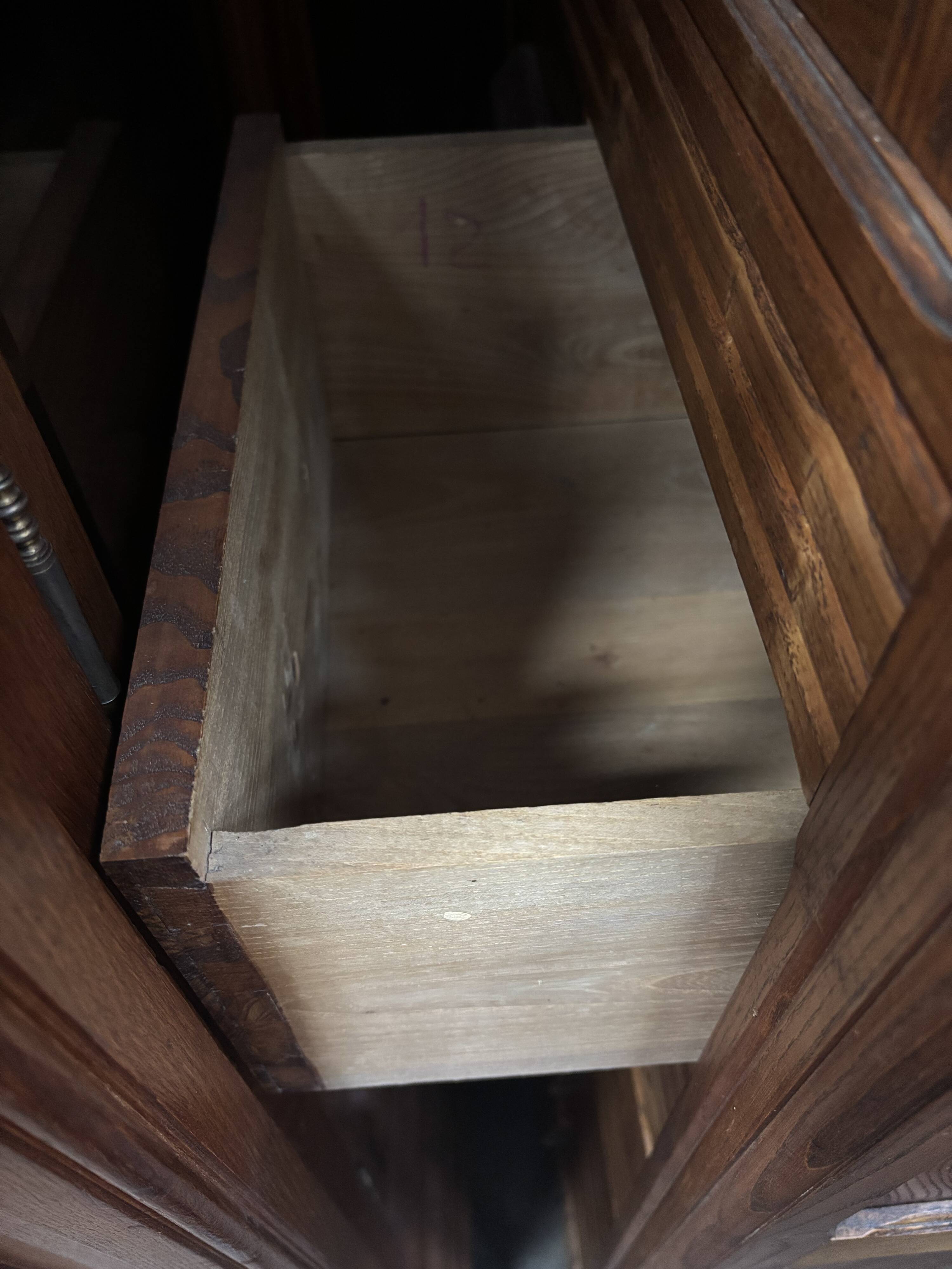 Meuble de métier à tiroirs en orme