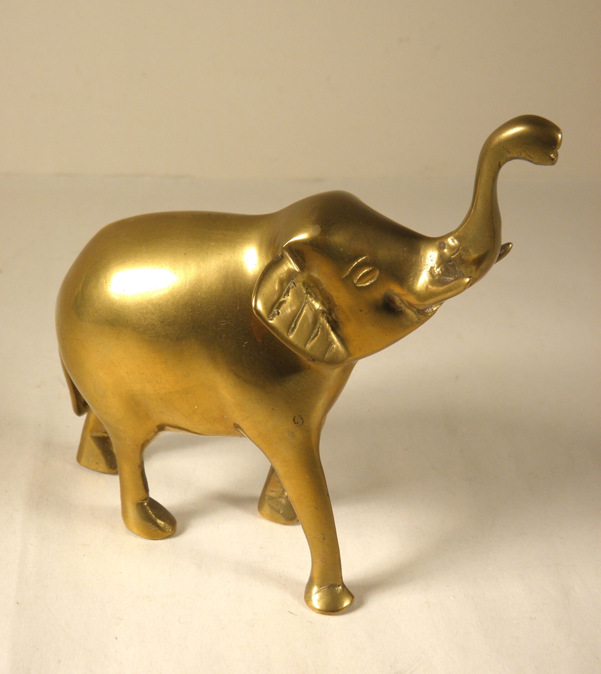Brass elephant 13 cm