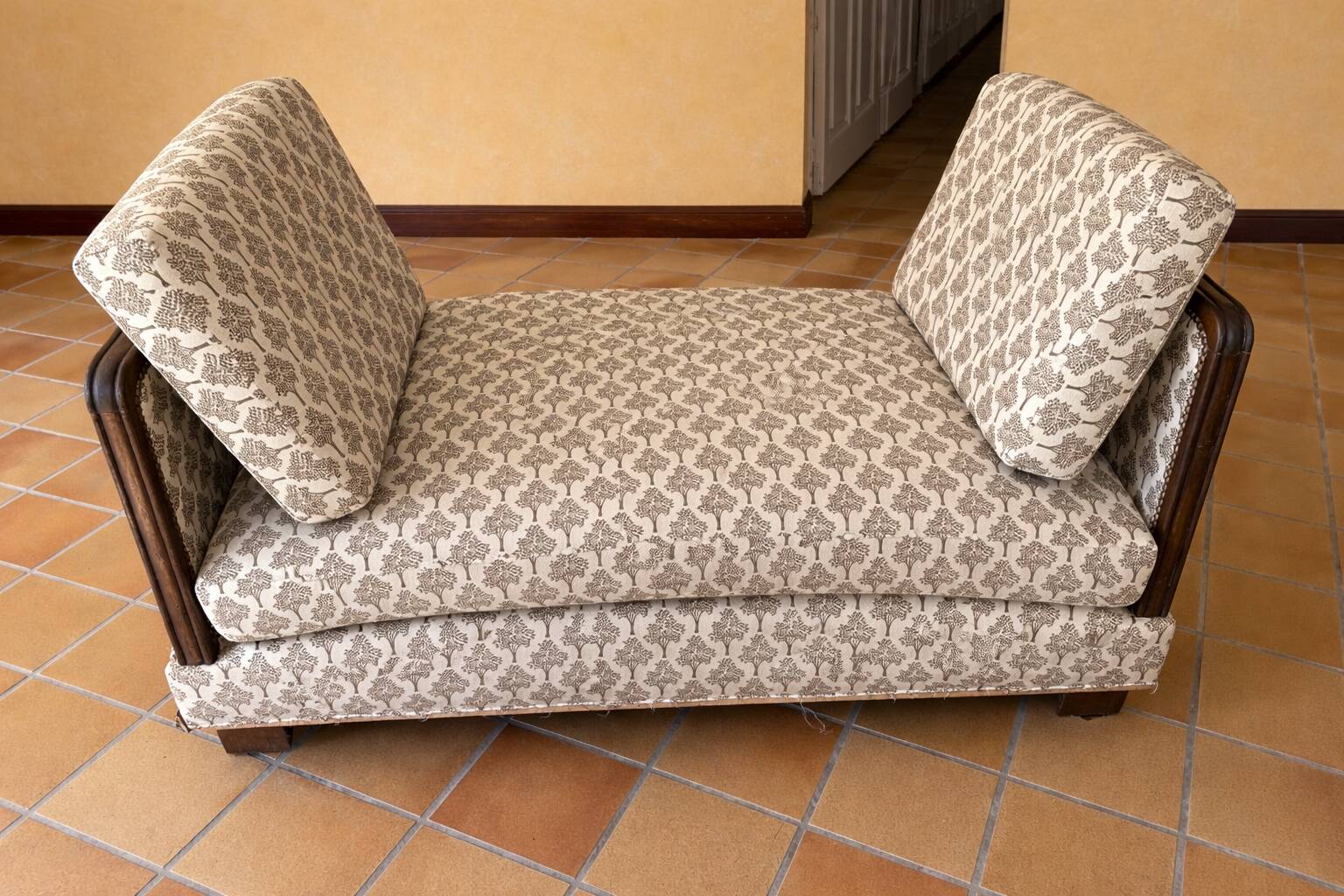Hirondelle type bench