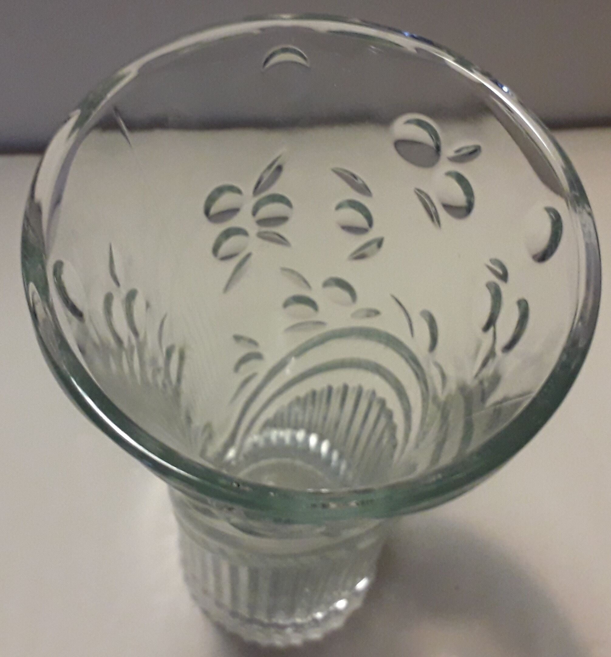 Transparent glass vase