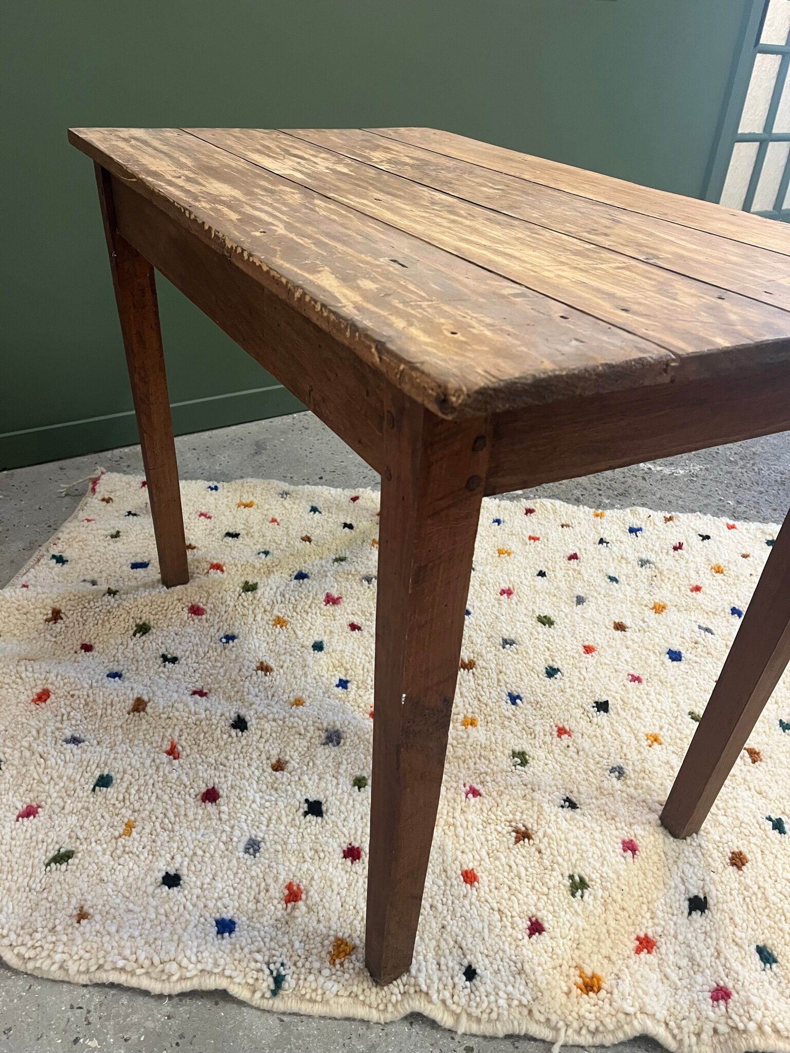 Farm table