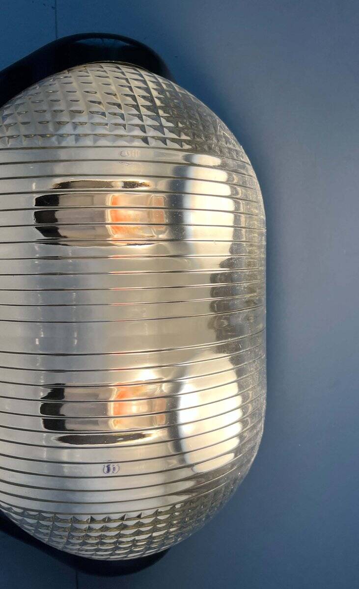 Wall Lamp Walnut Space Age Style Italian Modern Mid-Century by Achille Castiglioni for Flos, 1970s