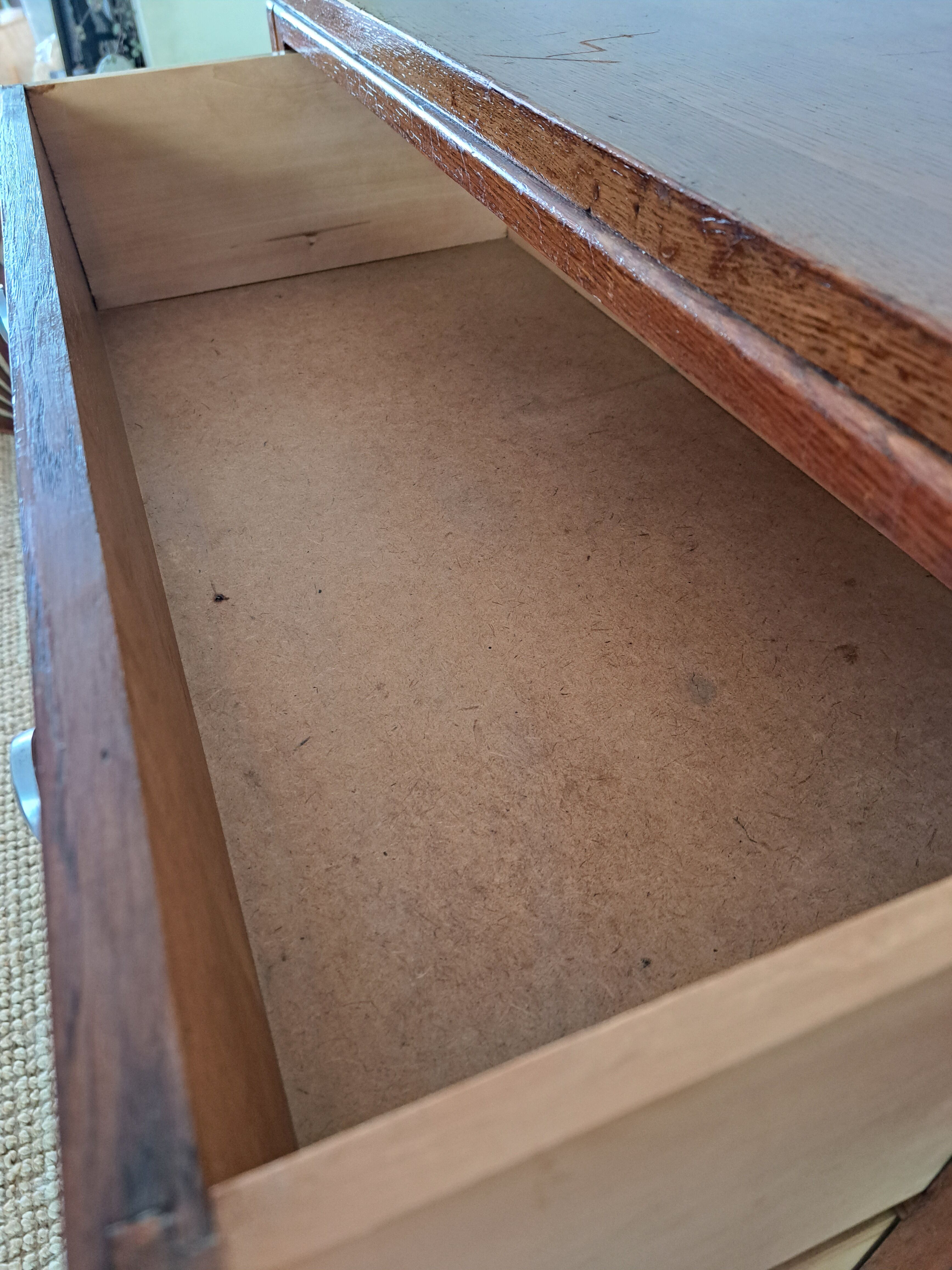 Oak chest of drawers from the 1950s.