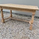 Extendable stripped farm table