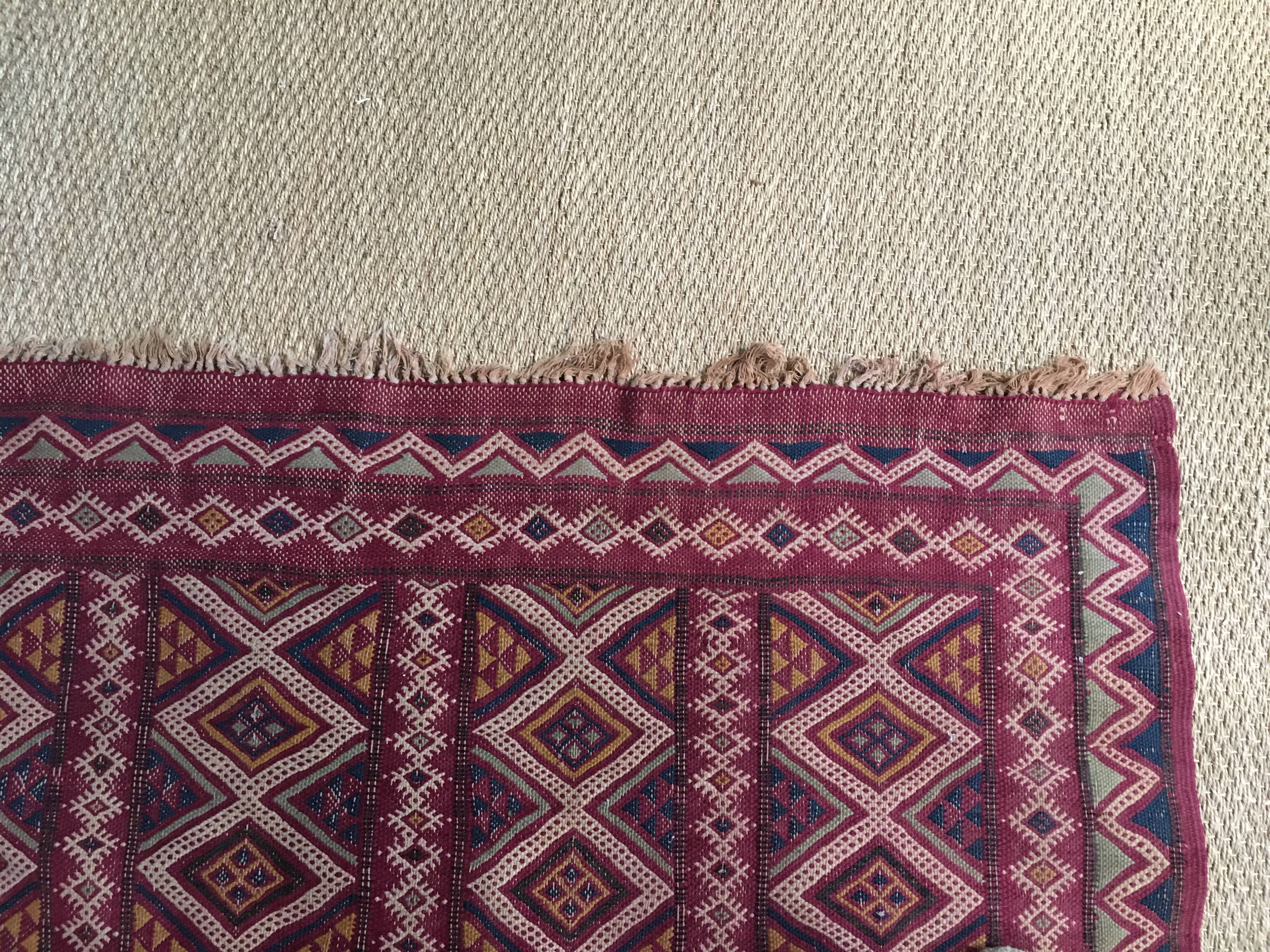 Tapis kilim rouge traditionnel artisanal 138 x 244