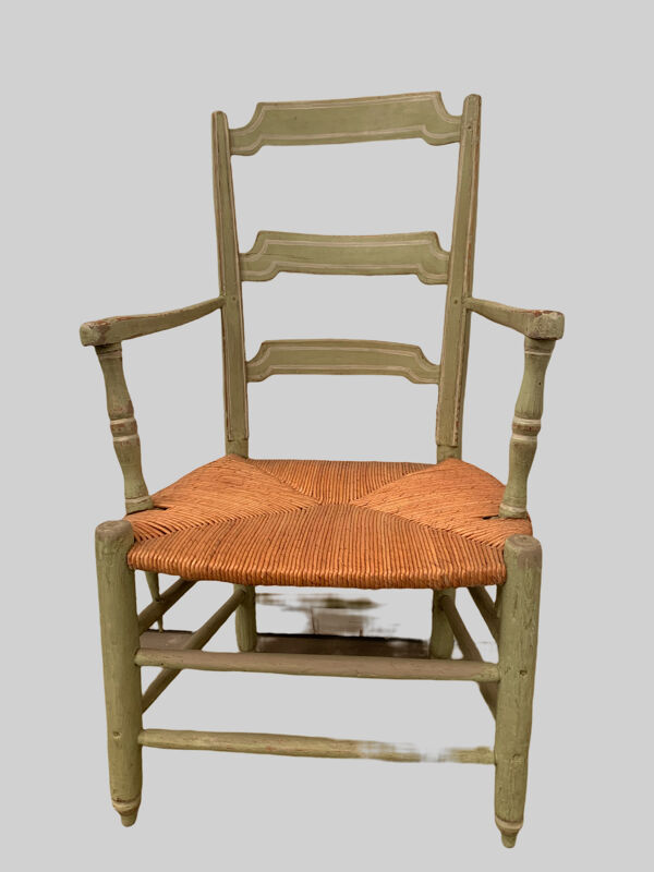 Fauteuil Provençal en hêtre patiné assisse en paille XX siècle
