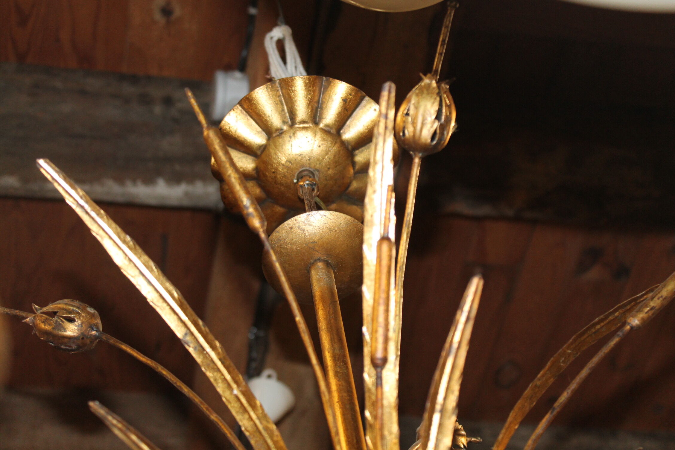 Lustre roseaux doré à six ampoules
