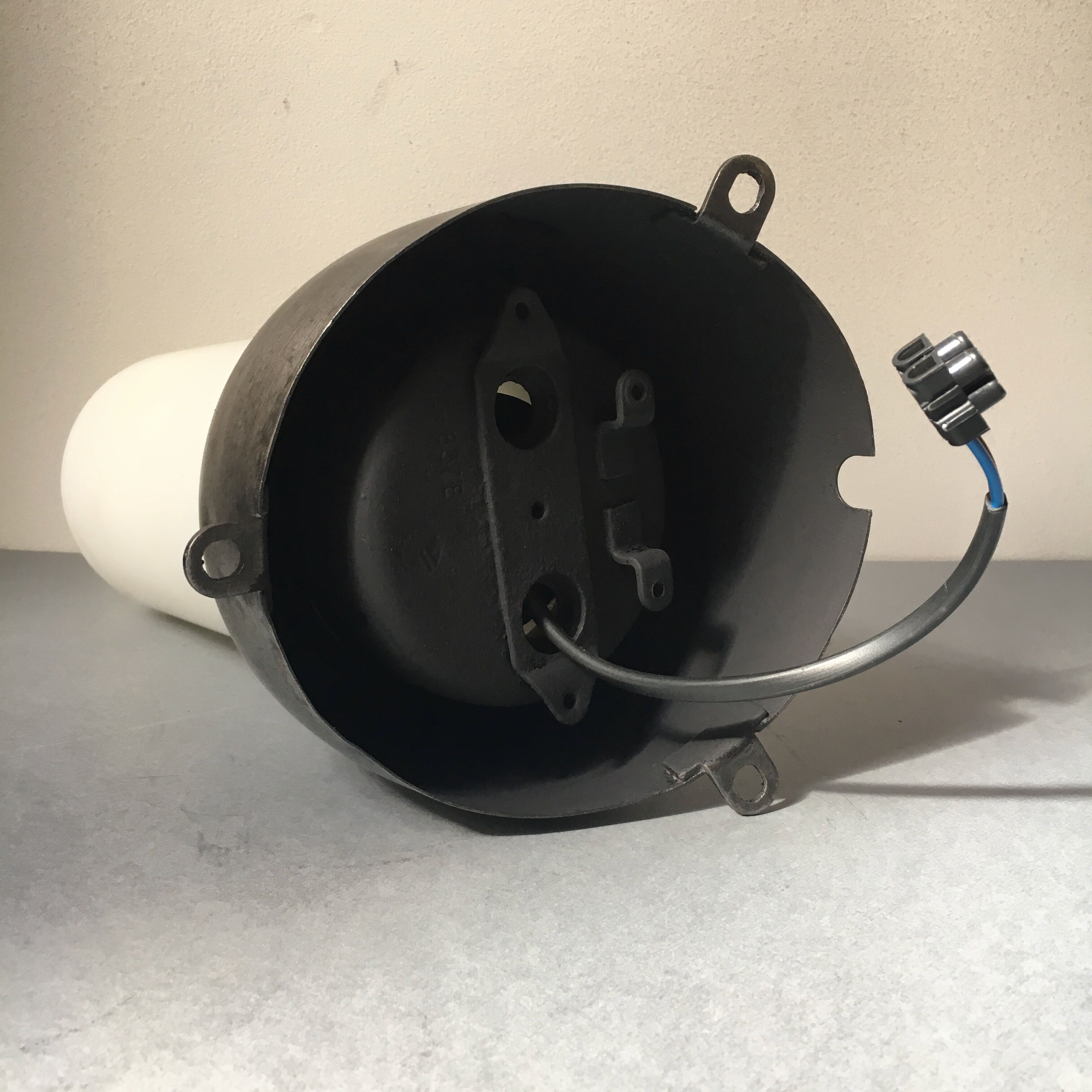 Old wall inclined output