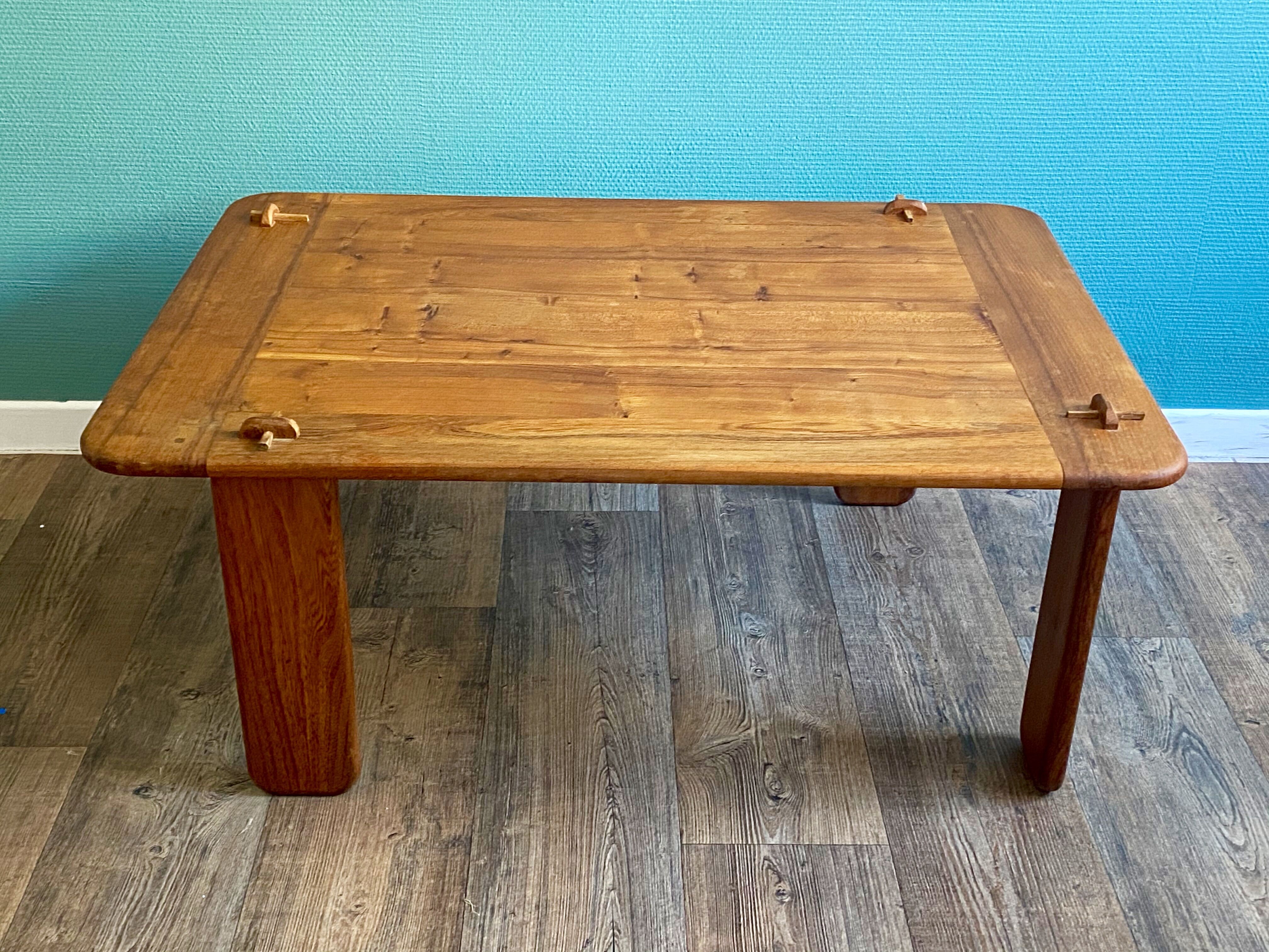 Coffee table in blond wood signed Alain Gaubert (20th century)