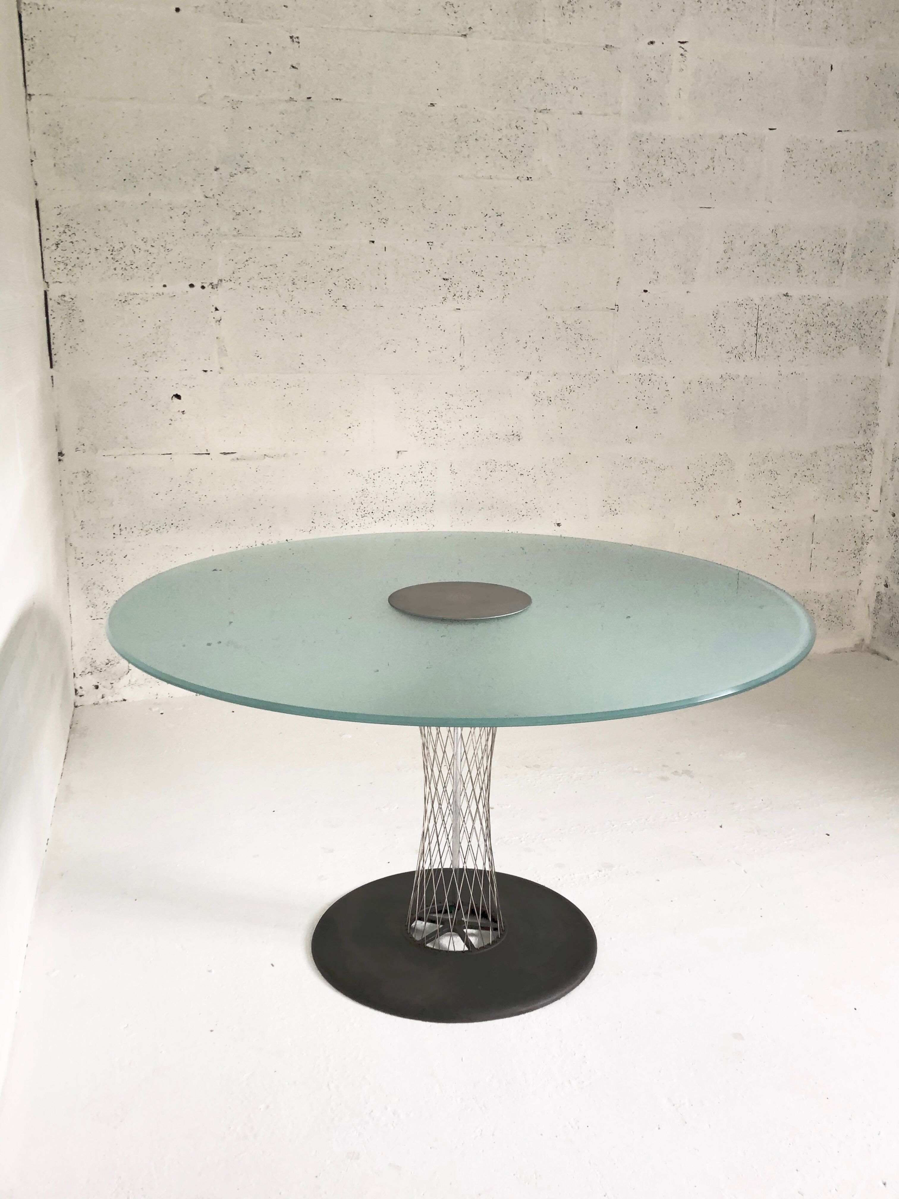 Glass Roundtable by Andreas Ssteriko - B-B italia