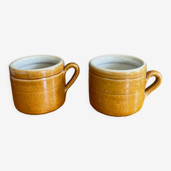 Set of 2 stoneware pots with handle