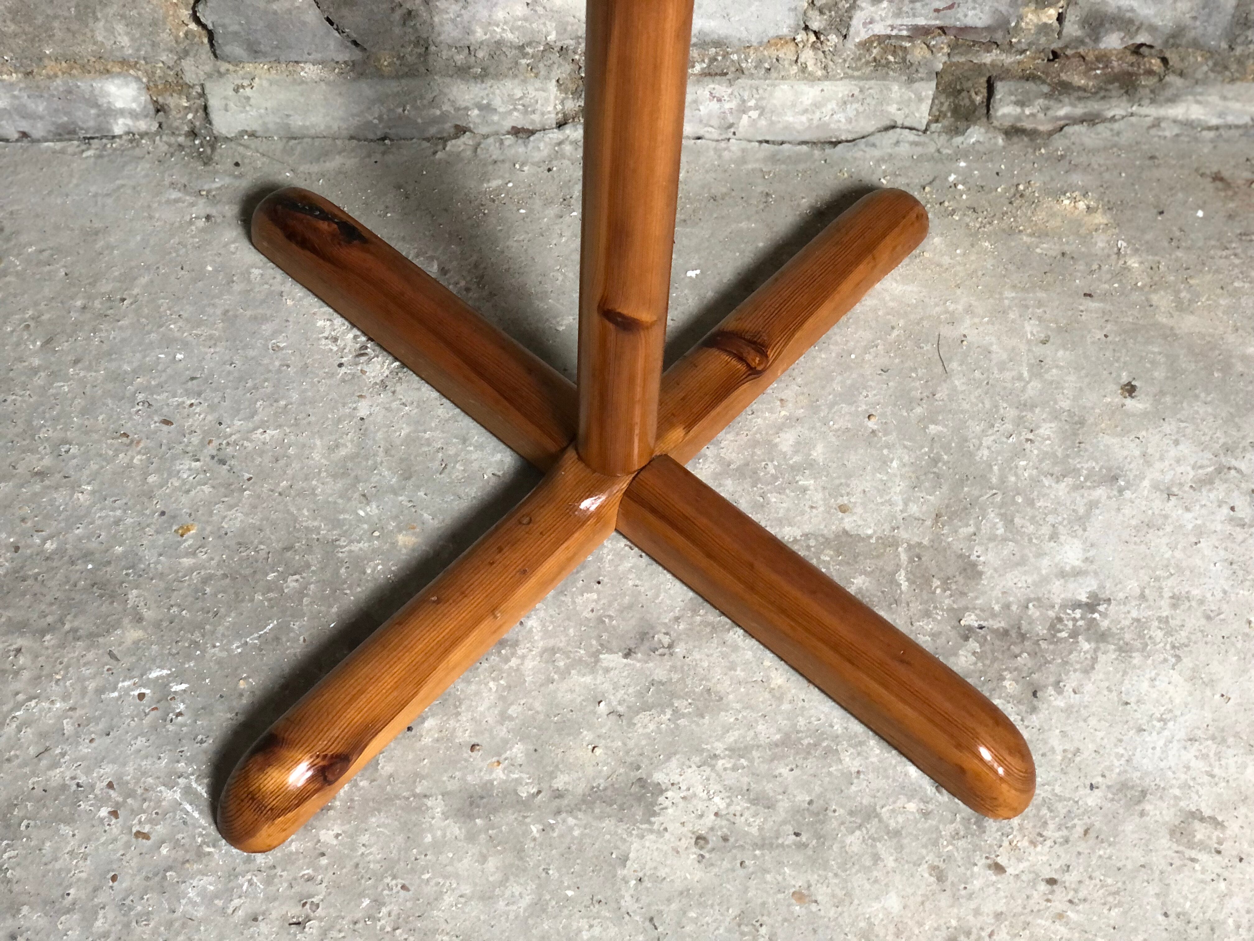 coat rack on foot in solid pine 6 hooks made in Sweden