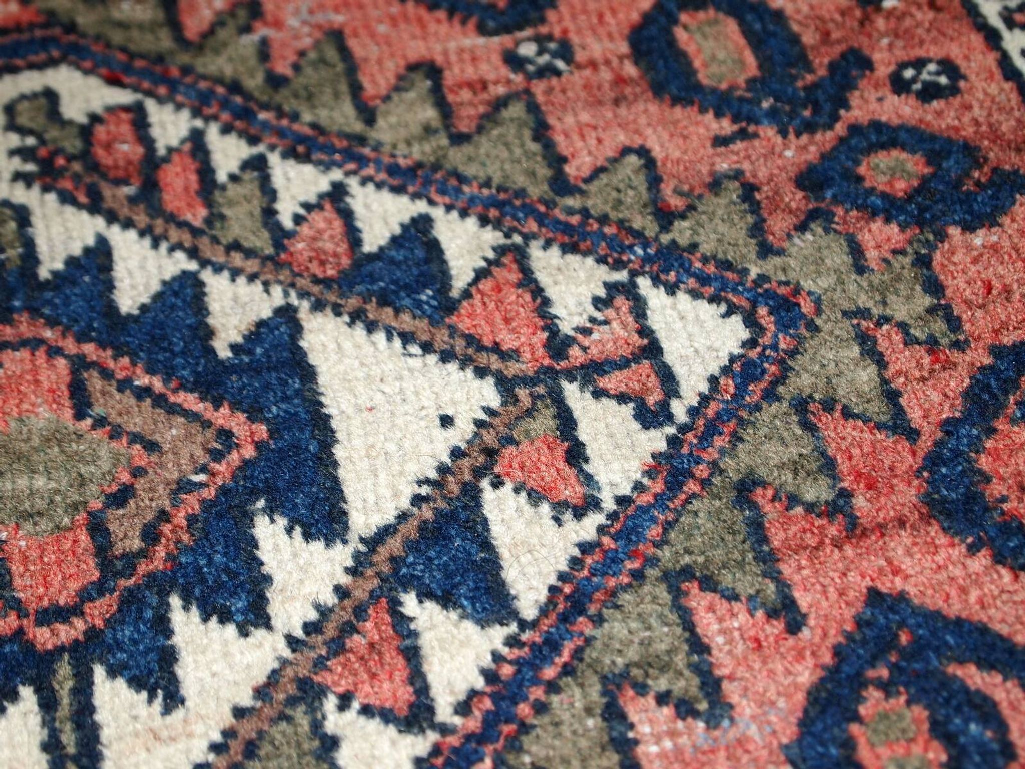 Tapis ancien fait main Kurdish Bagface en laine rouge pâle (55cm x 59cm)