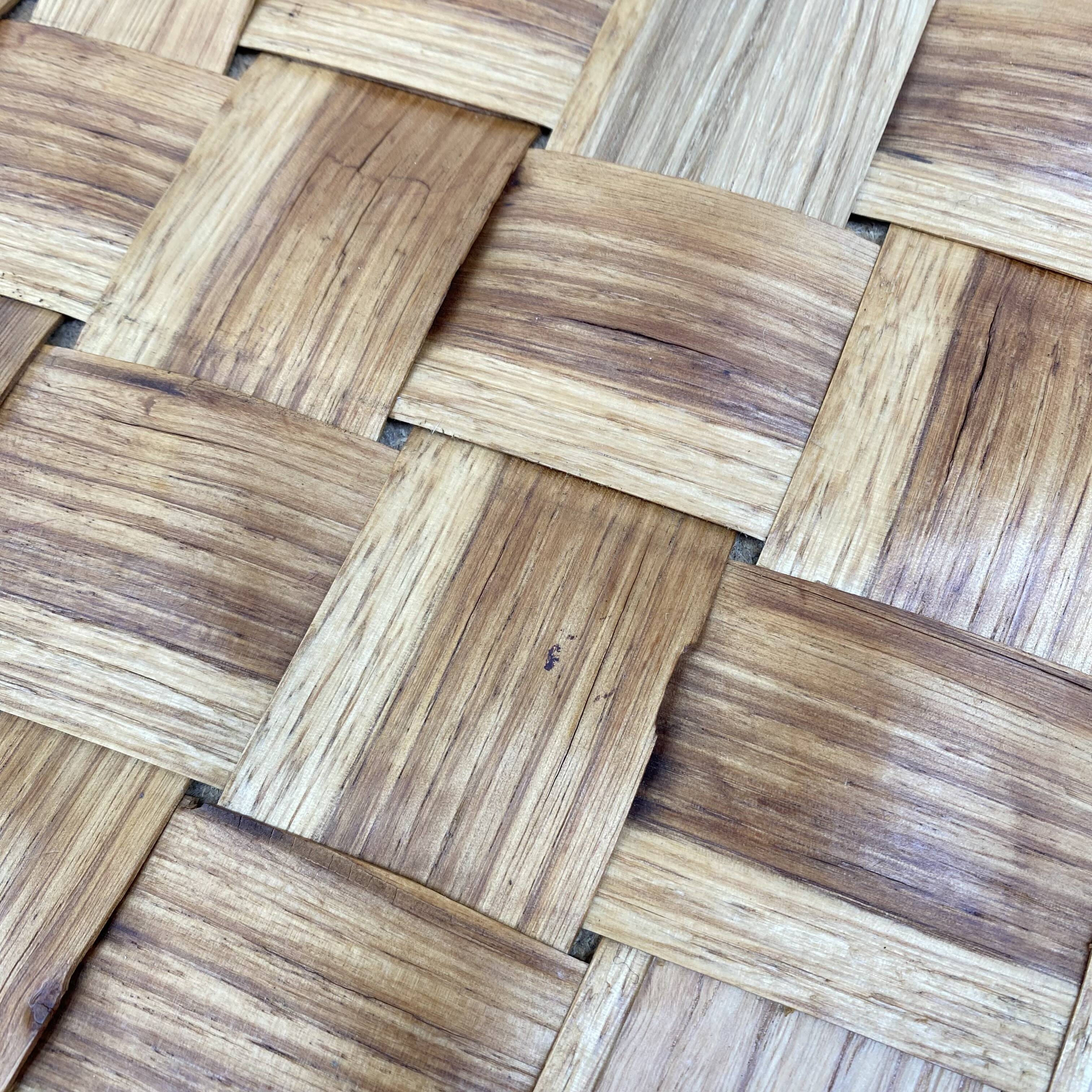 Ensemble composé d’une table et trois fauteuils en lamelles de châtaignier années 50/60