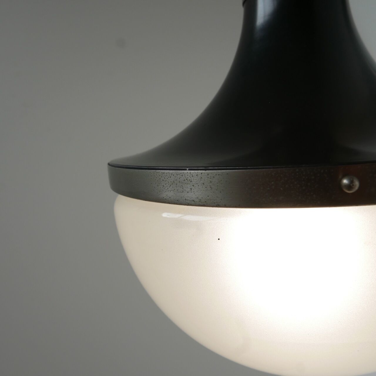 Sergio Mazza pi wall light edit by Artemide