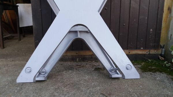 Table industrielle en fer