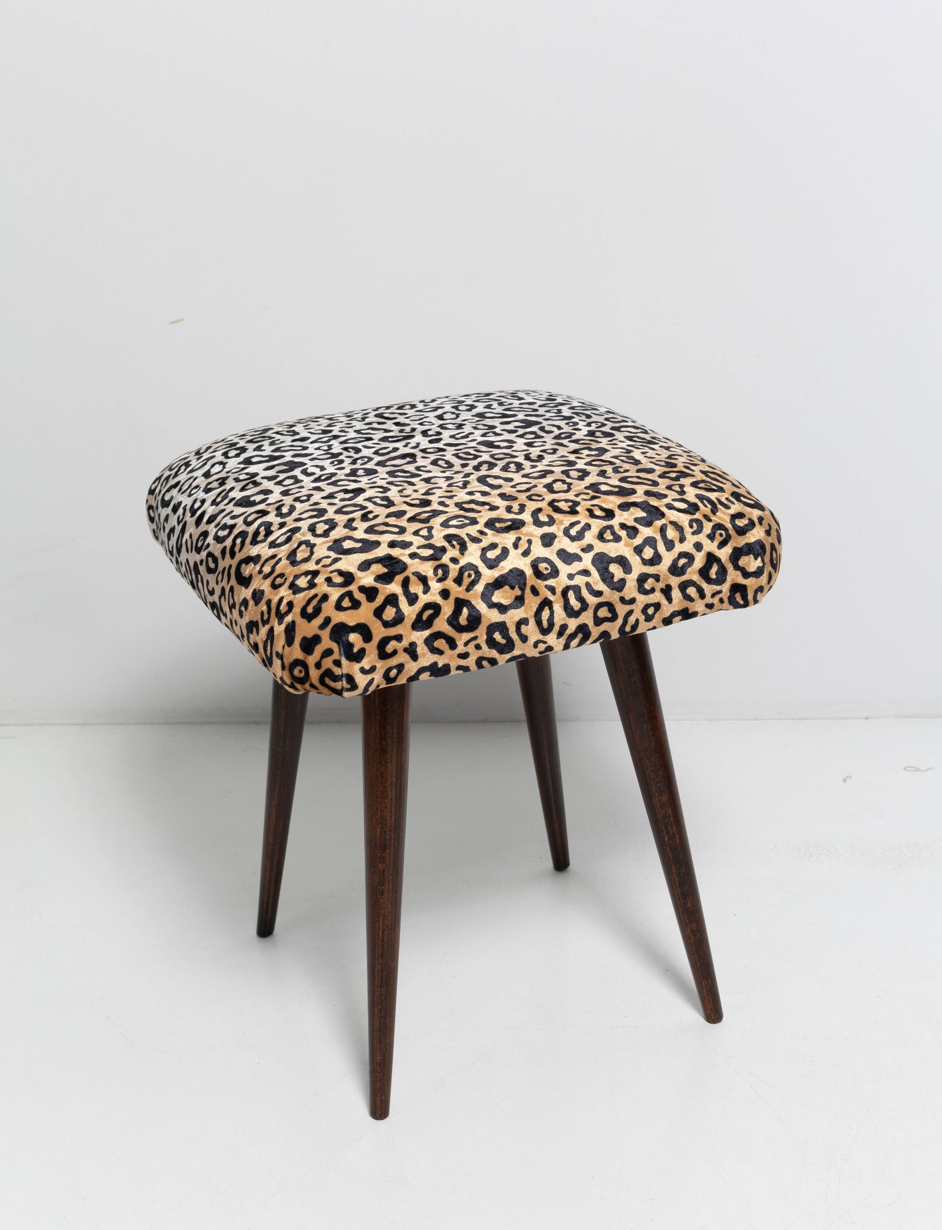 Pair of vintage leopard velvet stools from the 20th century, Europe, 1960s.