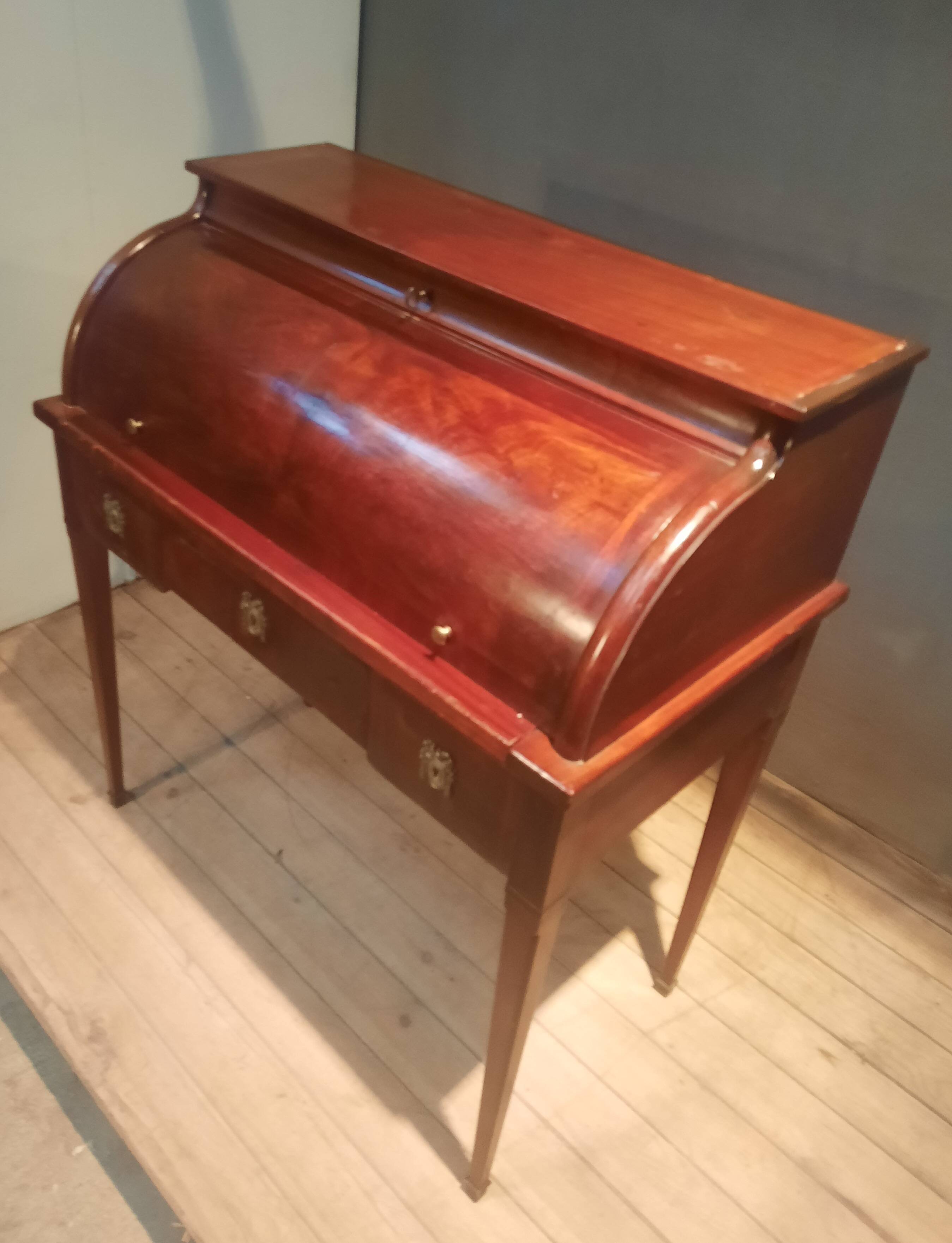 Mahogany roll desk from the 19th century
