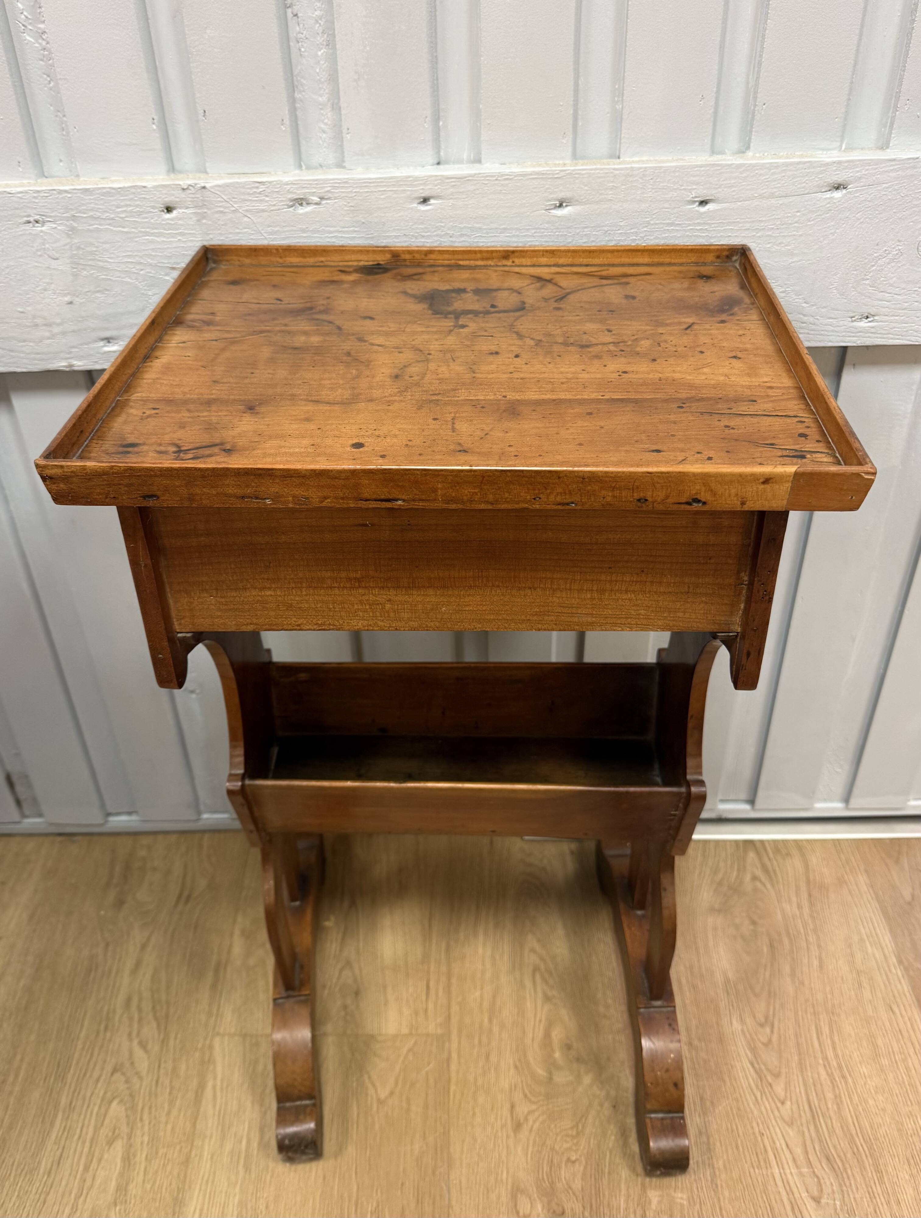 small side table Folk Art