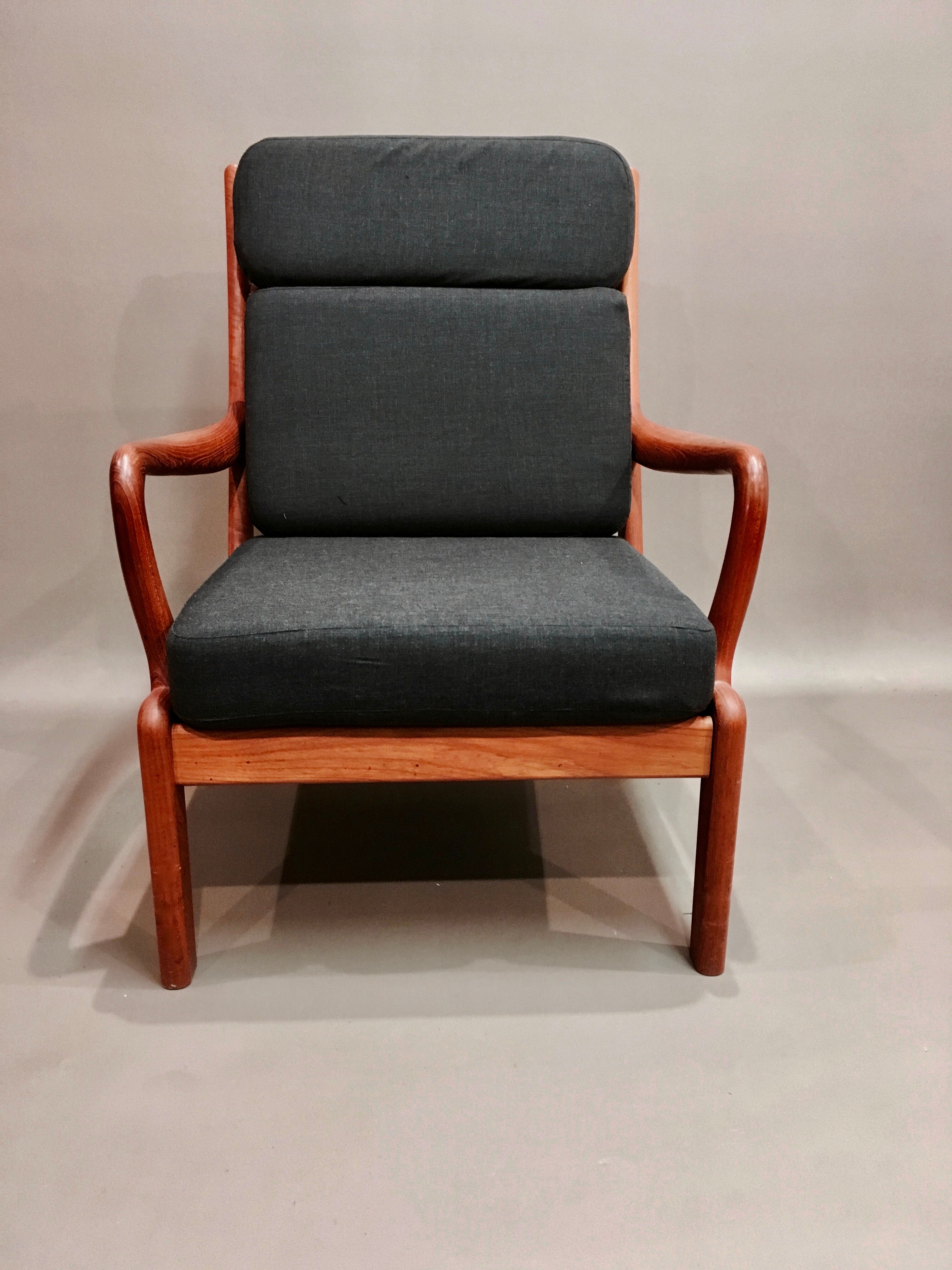 Fauteuil et son ottoman teck design scandinave 1950