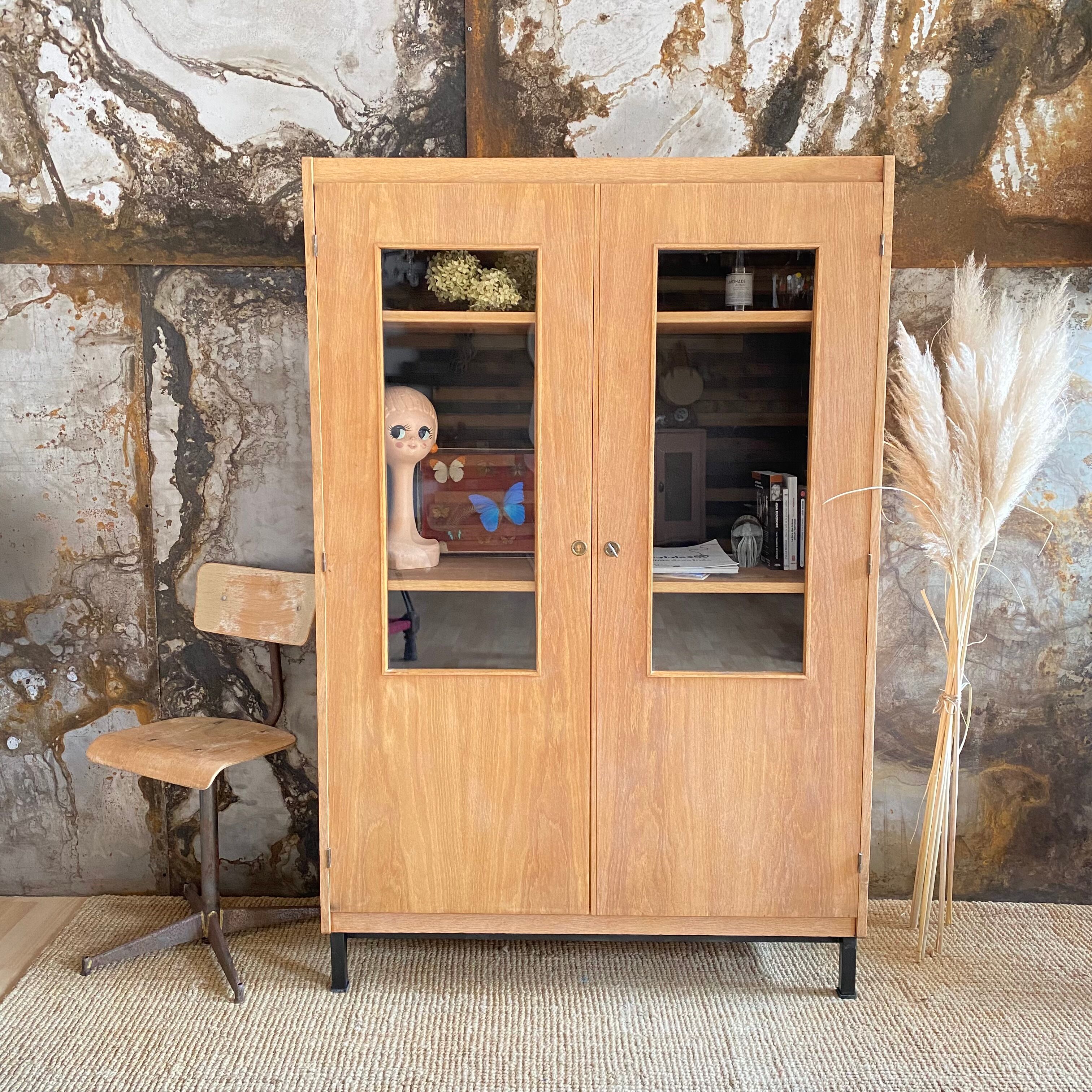 Bookcase in raw wood & metal feet