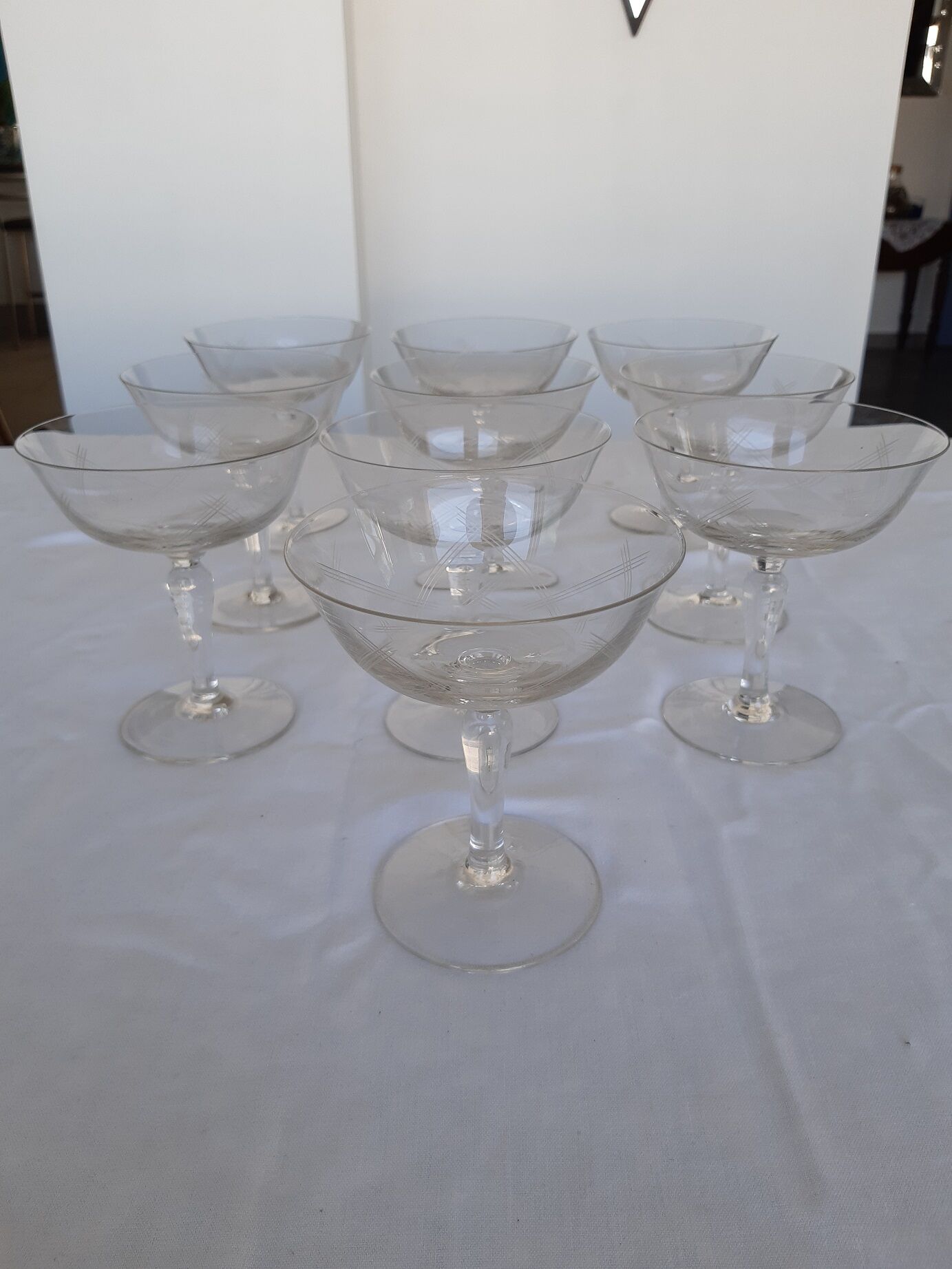 10 coupes anciennes à champagne en cristal