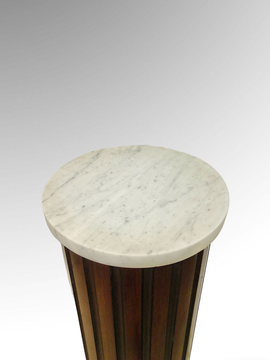 Neoclassical style fluted cylindrical column in mahogany and brass, 19th century