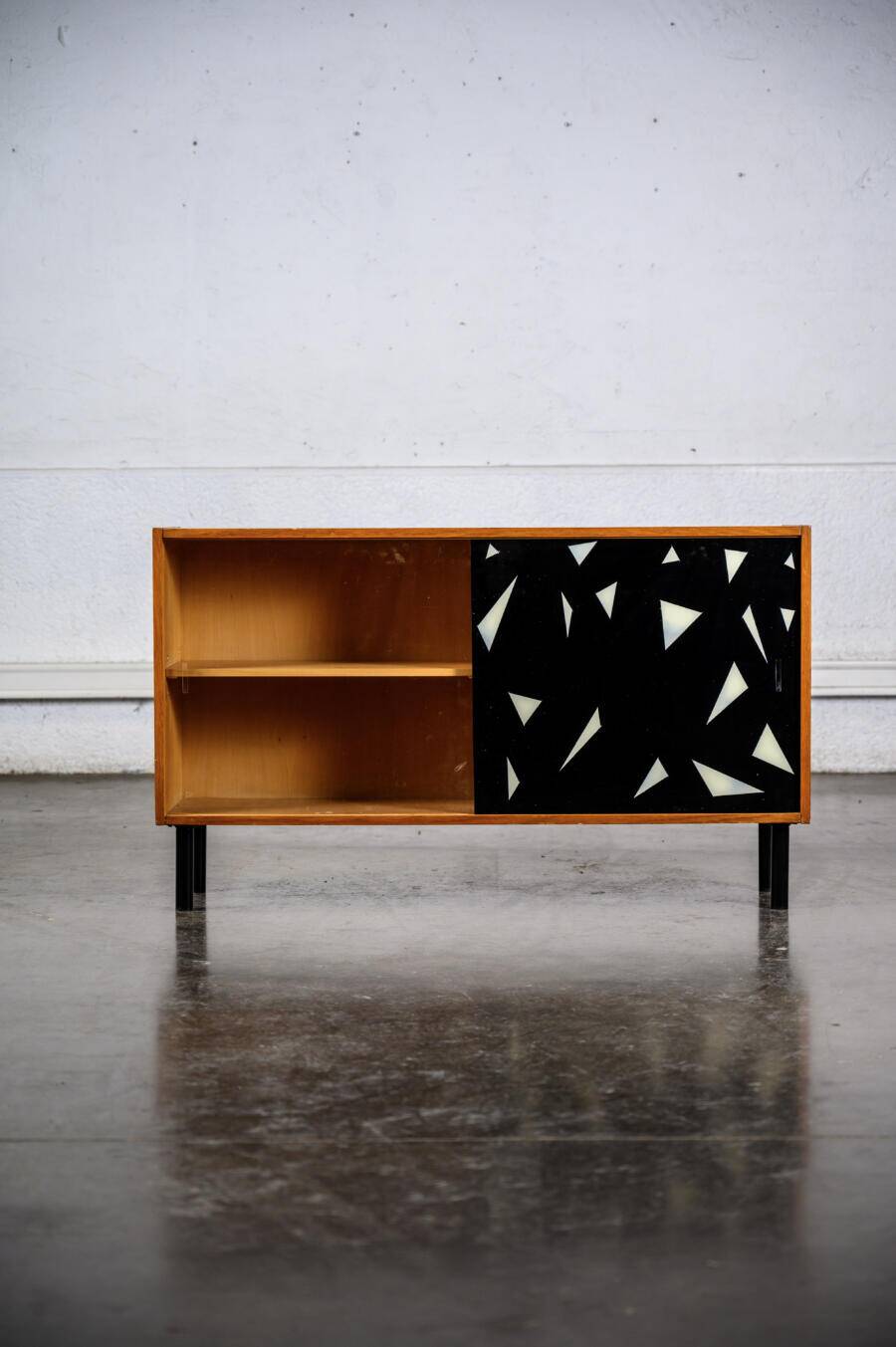 Display cabinet