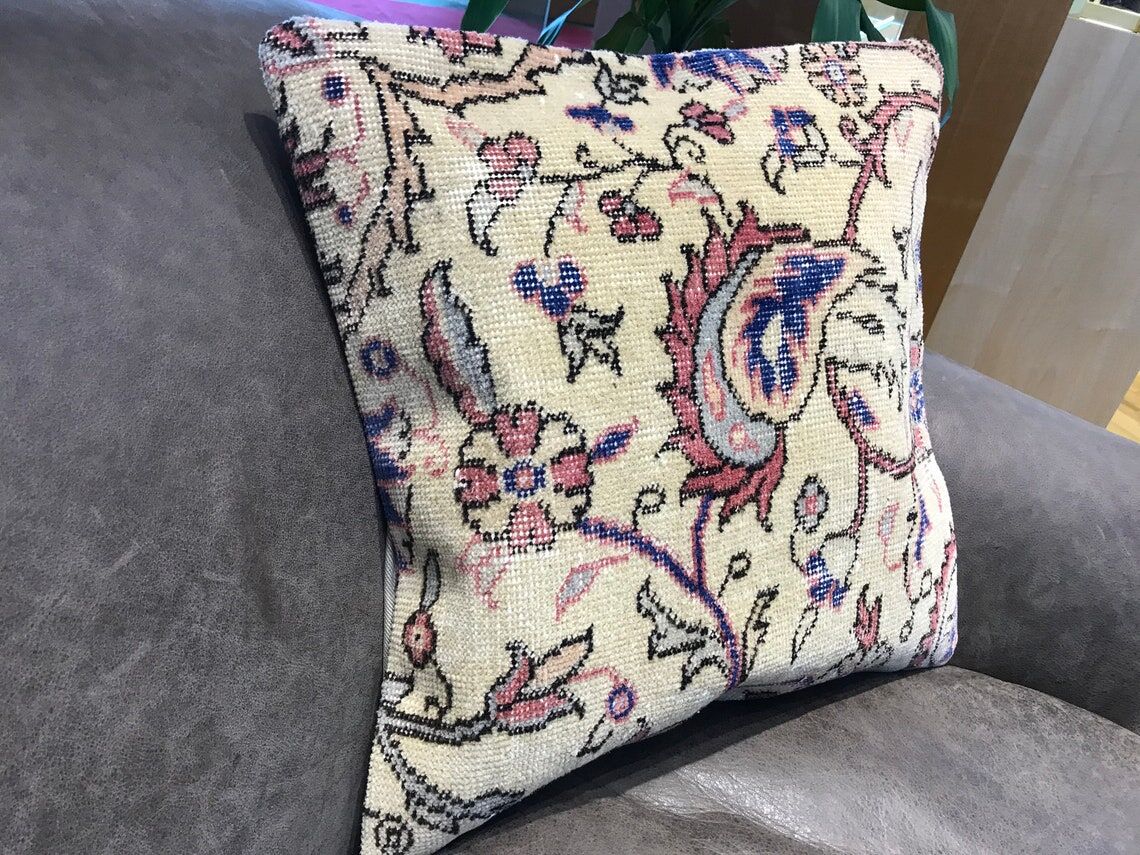 Vintage faded rug pillow case 50x50 cm