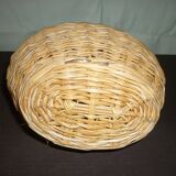 Oval lady-jeanne surrounded by wicker