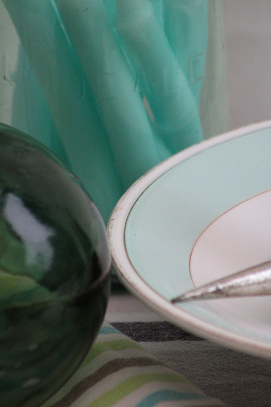 Coupe sur pied en porcelaine