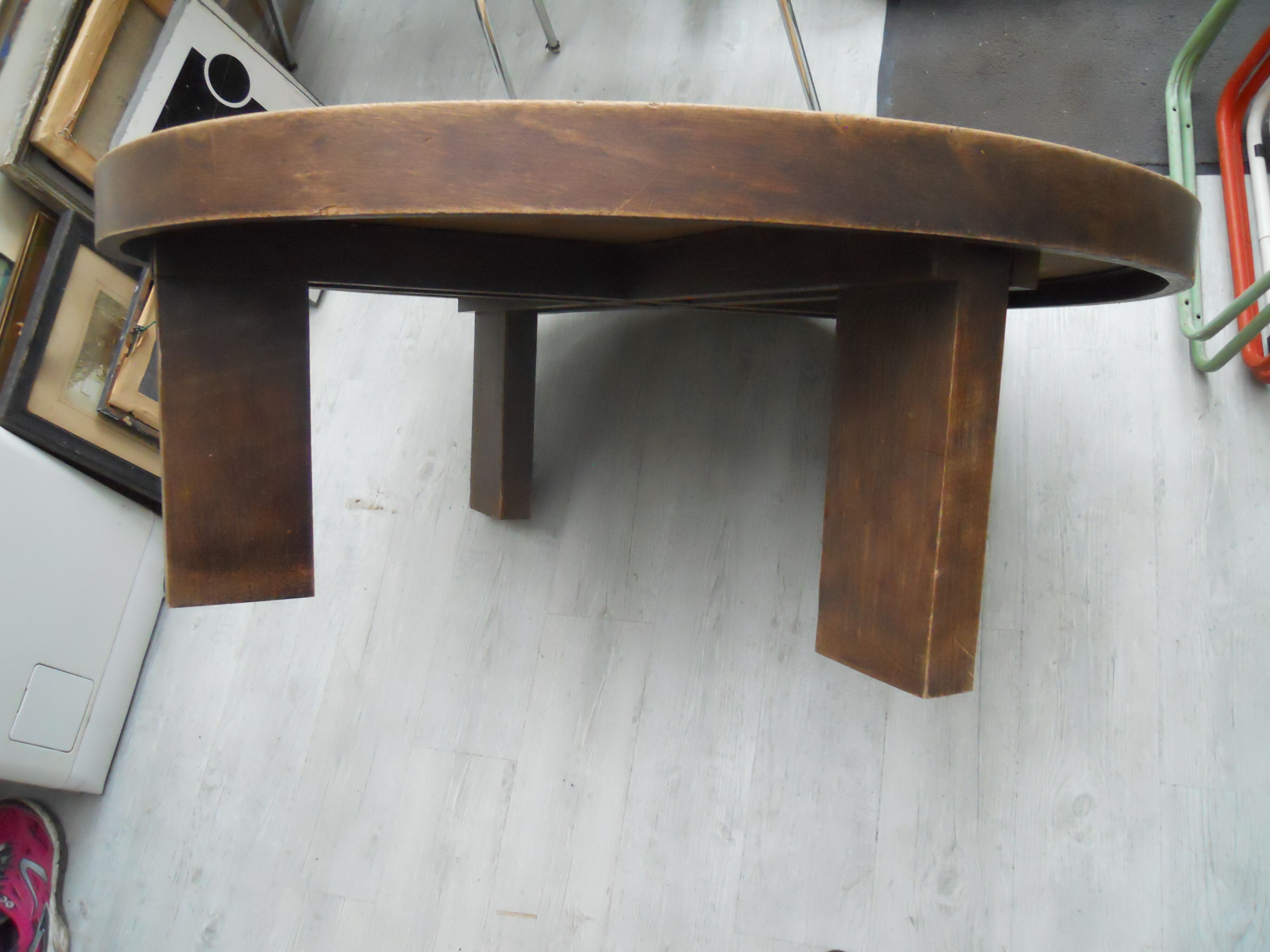 Round coffee table signed capron