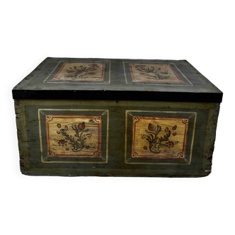 Trunk painted late 19th-early 20th