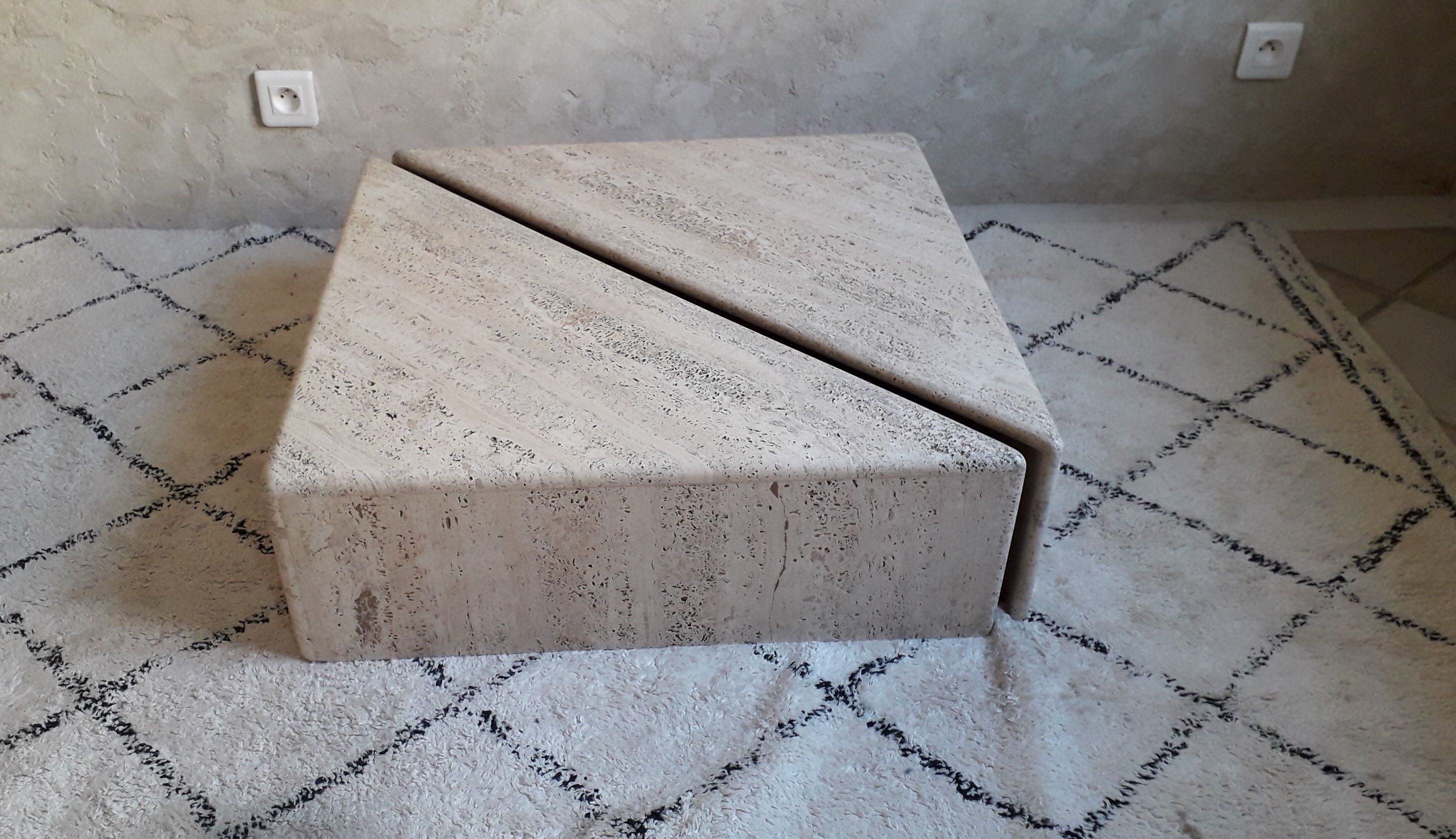 Coffee table in travertine