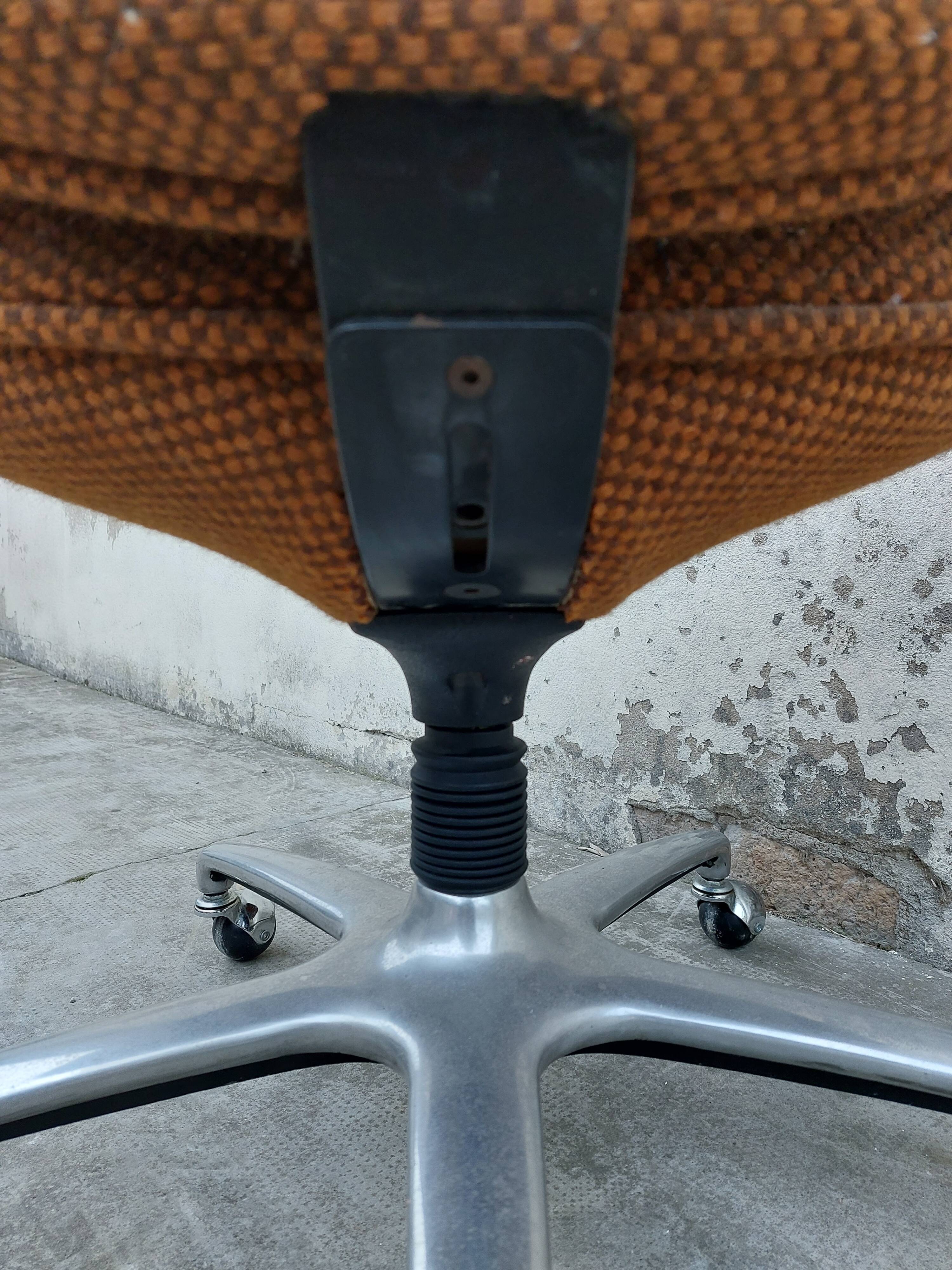 Office armchair design year 80