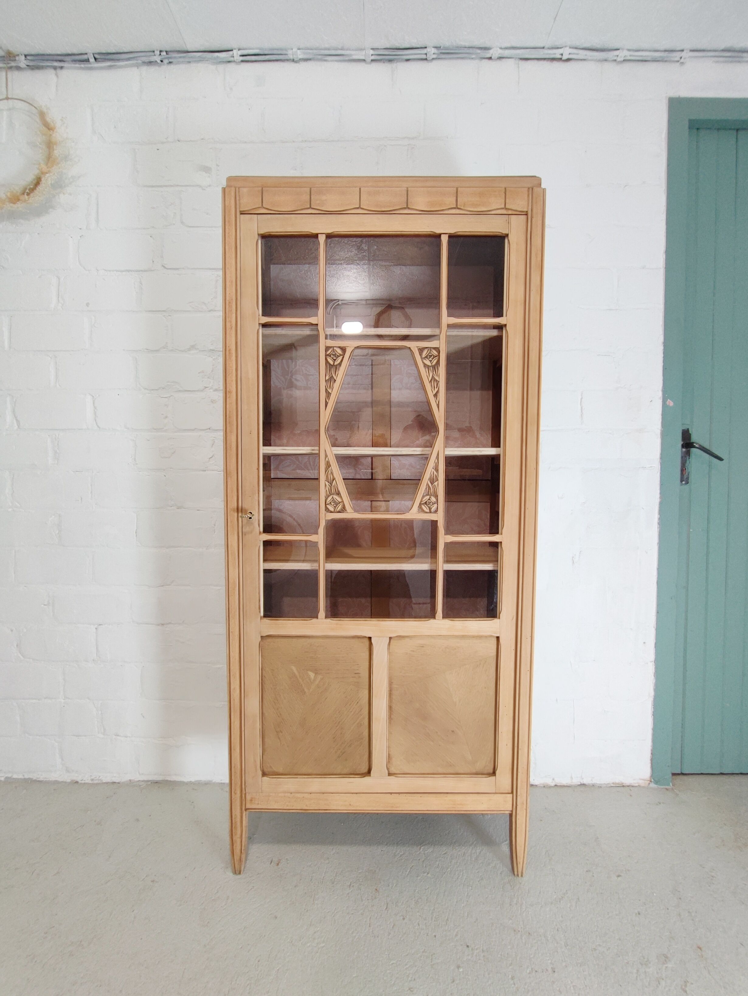 Art deco glazed hosiery