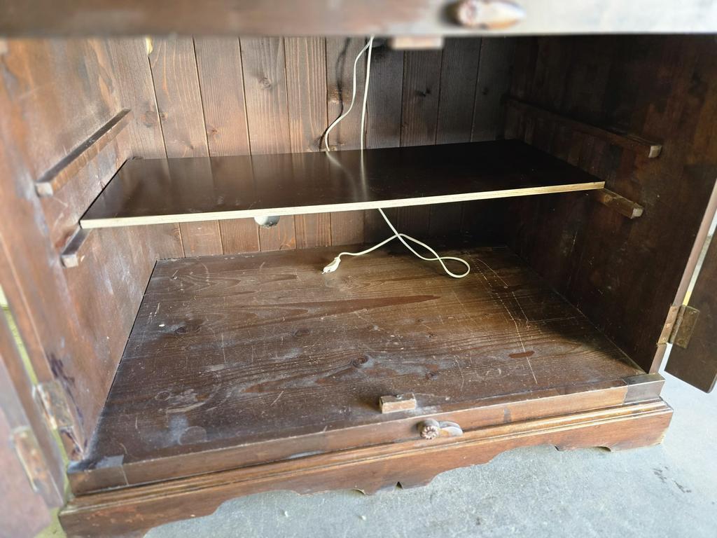 Vintage sturdy wooden cabinet / shelf / storage cabinet