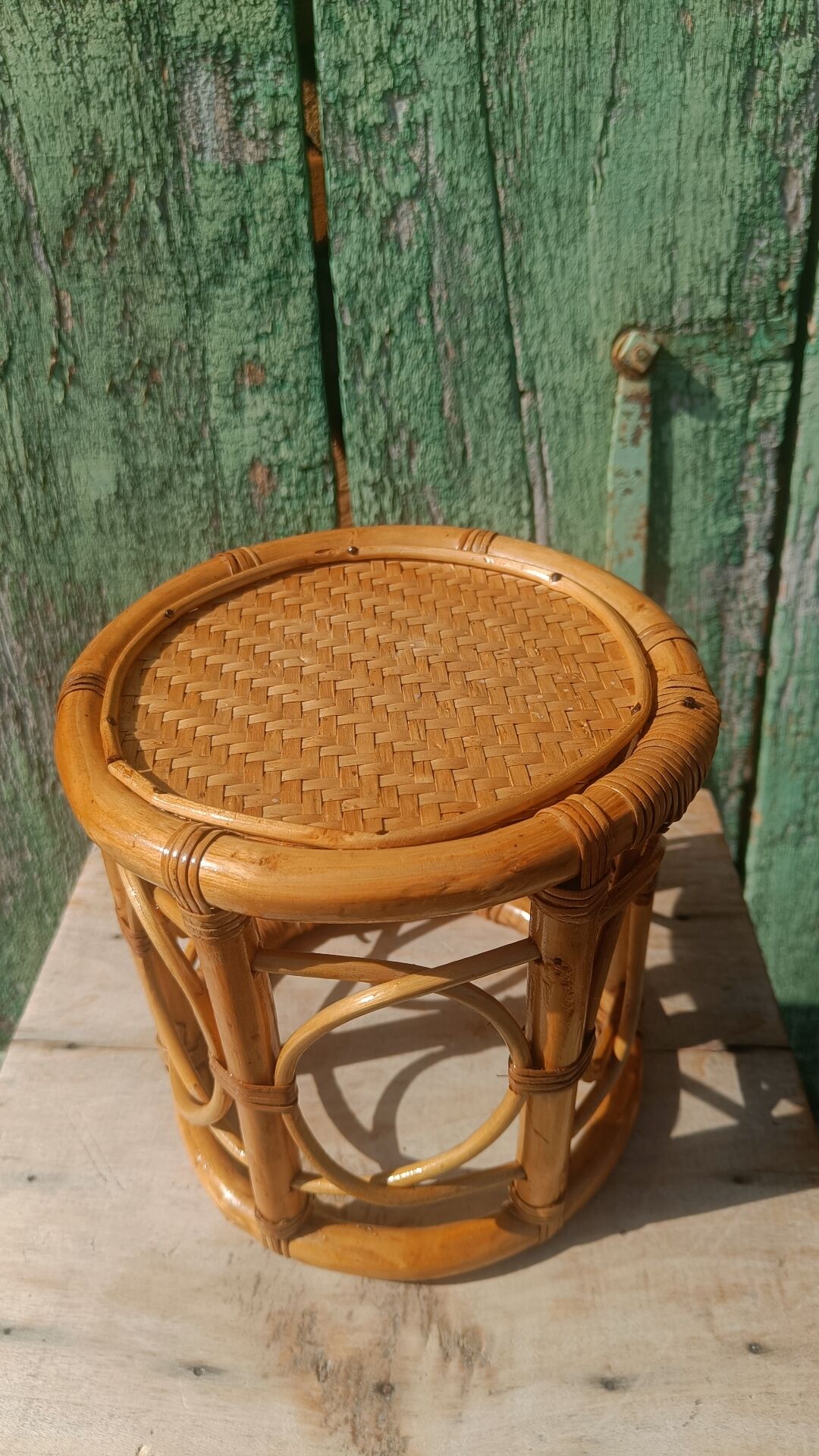 Vintage decorative support in bamboo and rattan