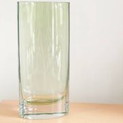 Vase en verre soufflé artisanal vert pomme – circa 1980