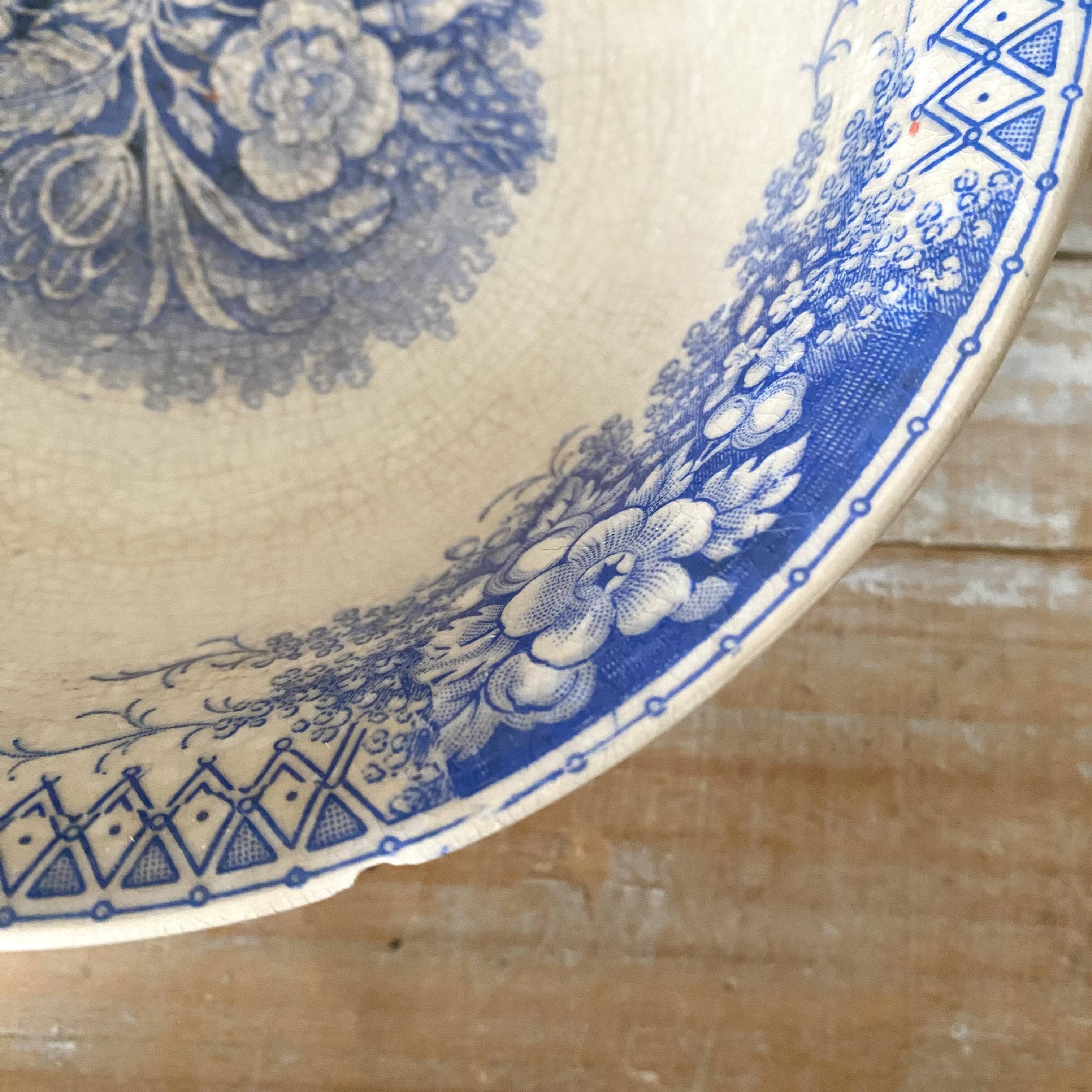 Bowl, earthenware dish from Sarreguemines, planter model.