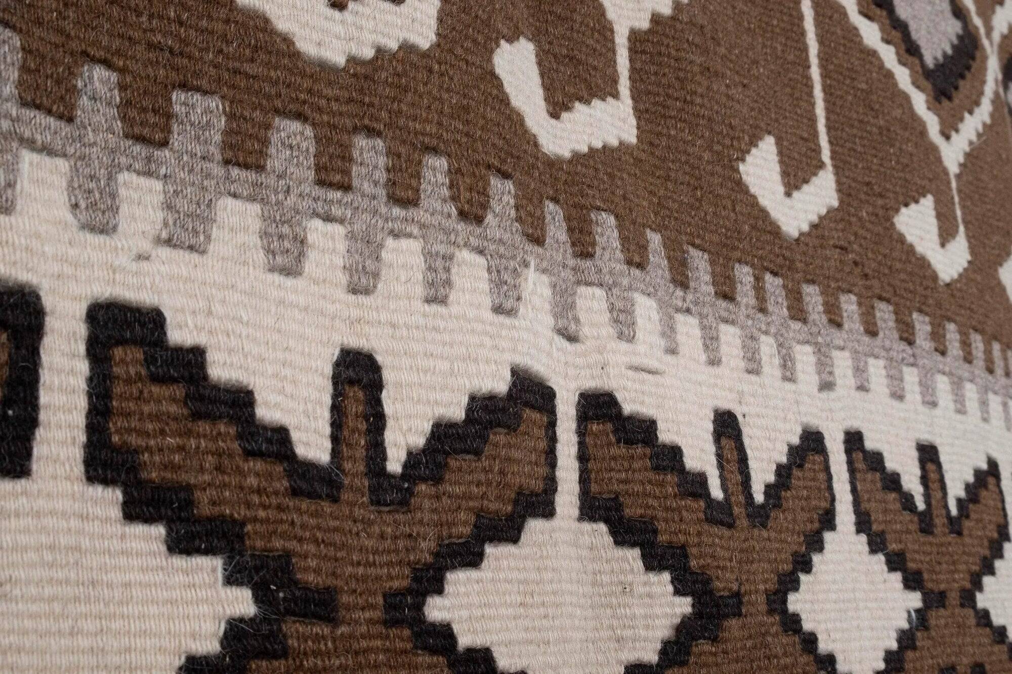 Vintage Turkish kilim, handwoven, 118x140 cm.