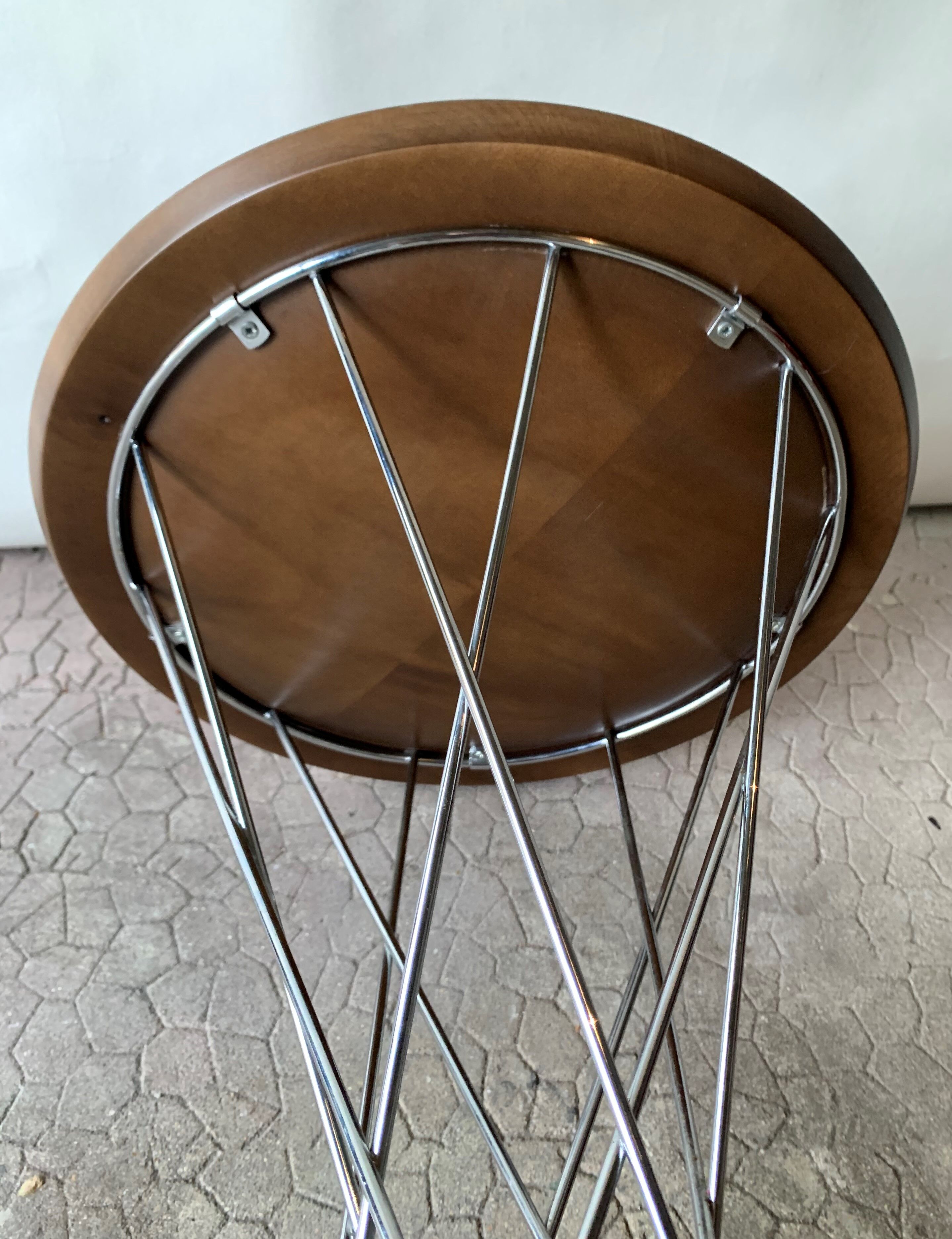 "rocking stool" 85t by Isamu Noguchi, Vitra edition 2000