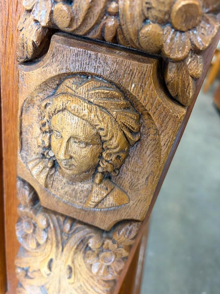 Wooden vintage buffet Breughel / chest of drawers